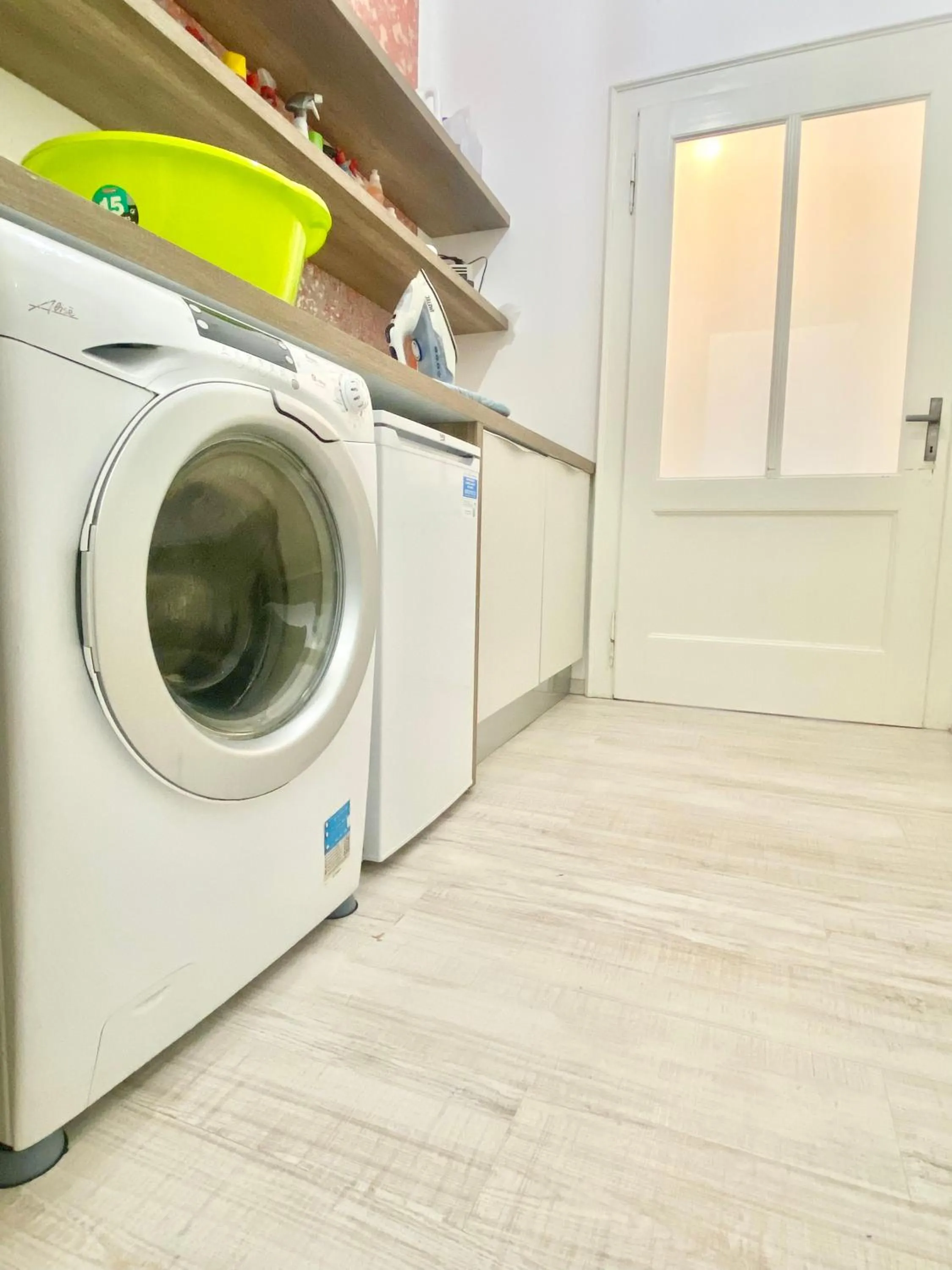 BRIBANO HOSTEL & bike sharing-workers and tourists hospitality