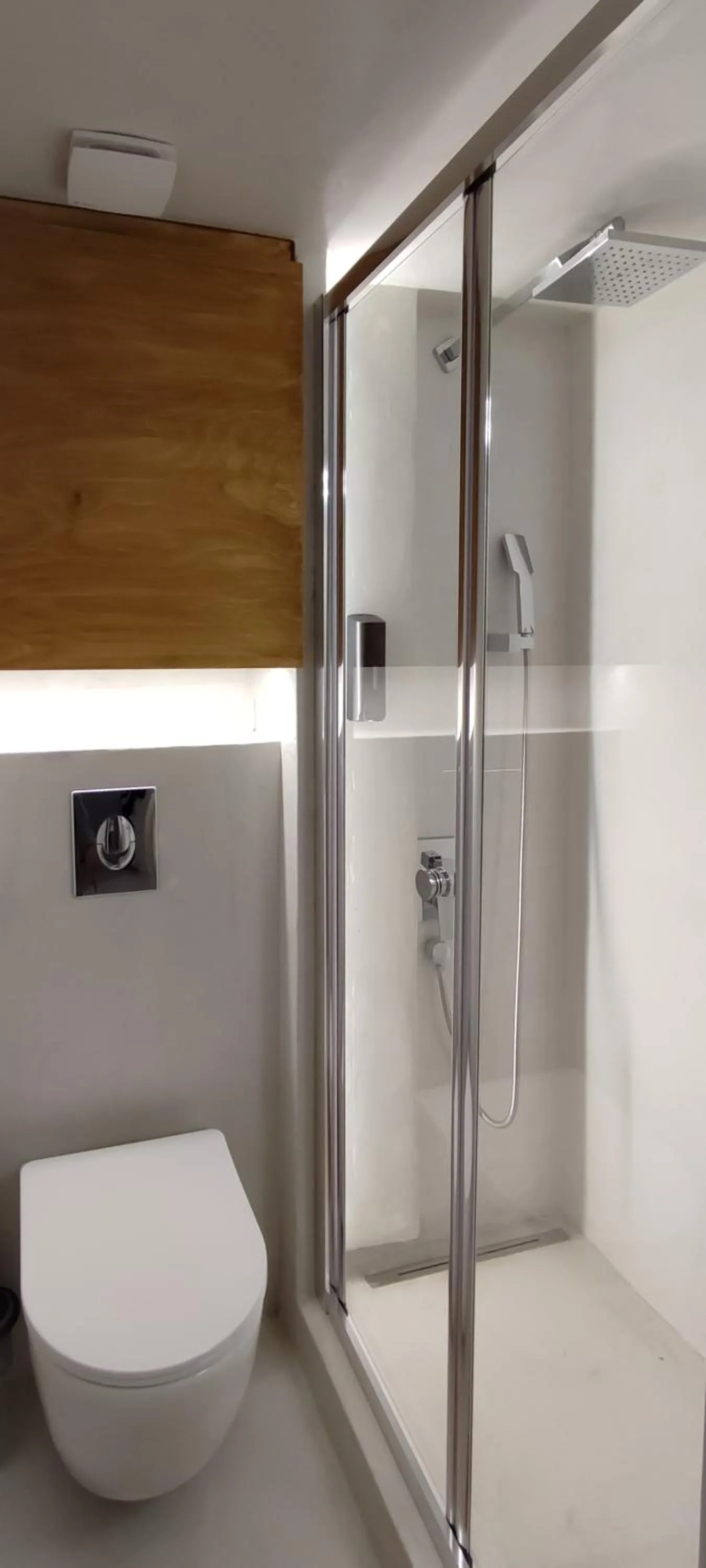 Shower in Niki Apartments