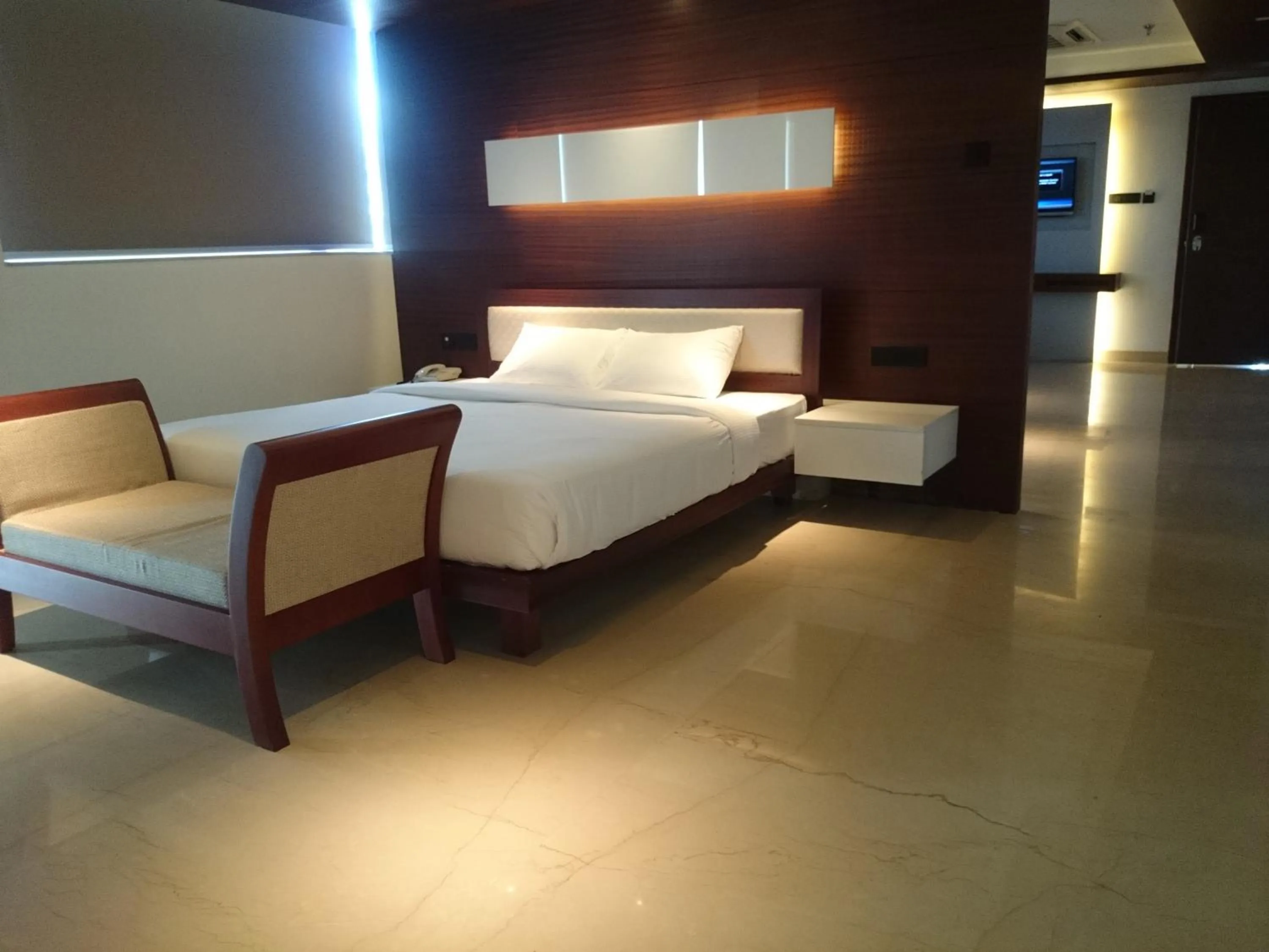 Bedroom, Bed in Diana Heights Luxury Hotel