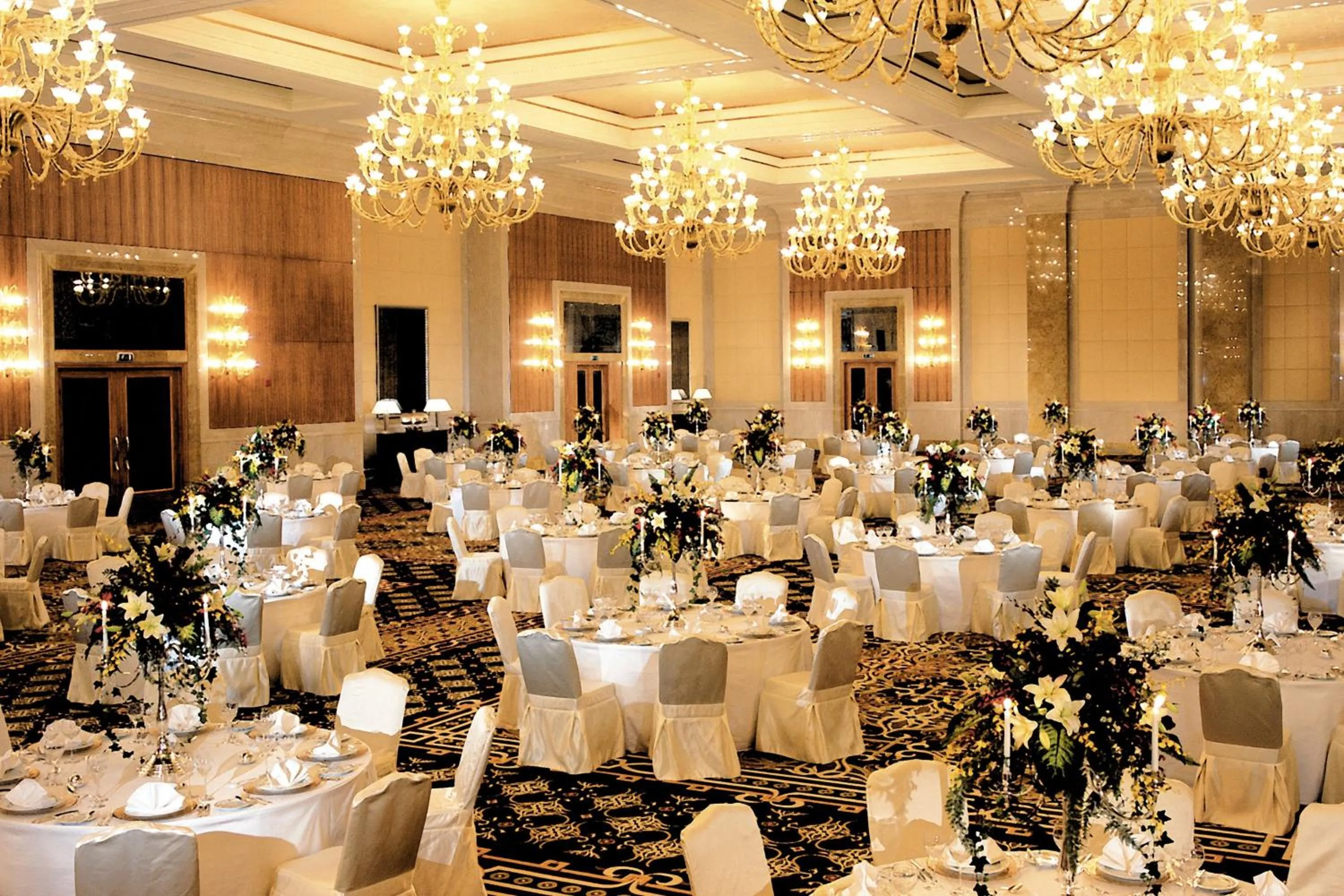 Lobby or reception in Courtyard By Marriott Kuwait City