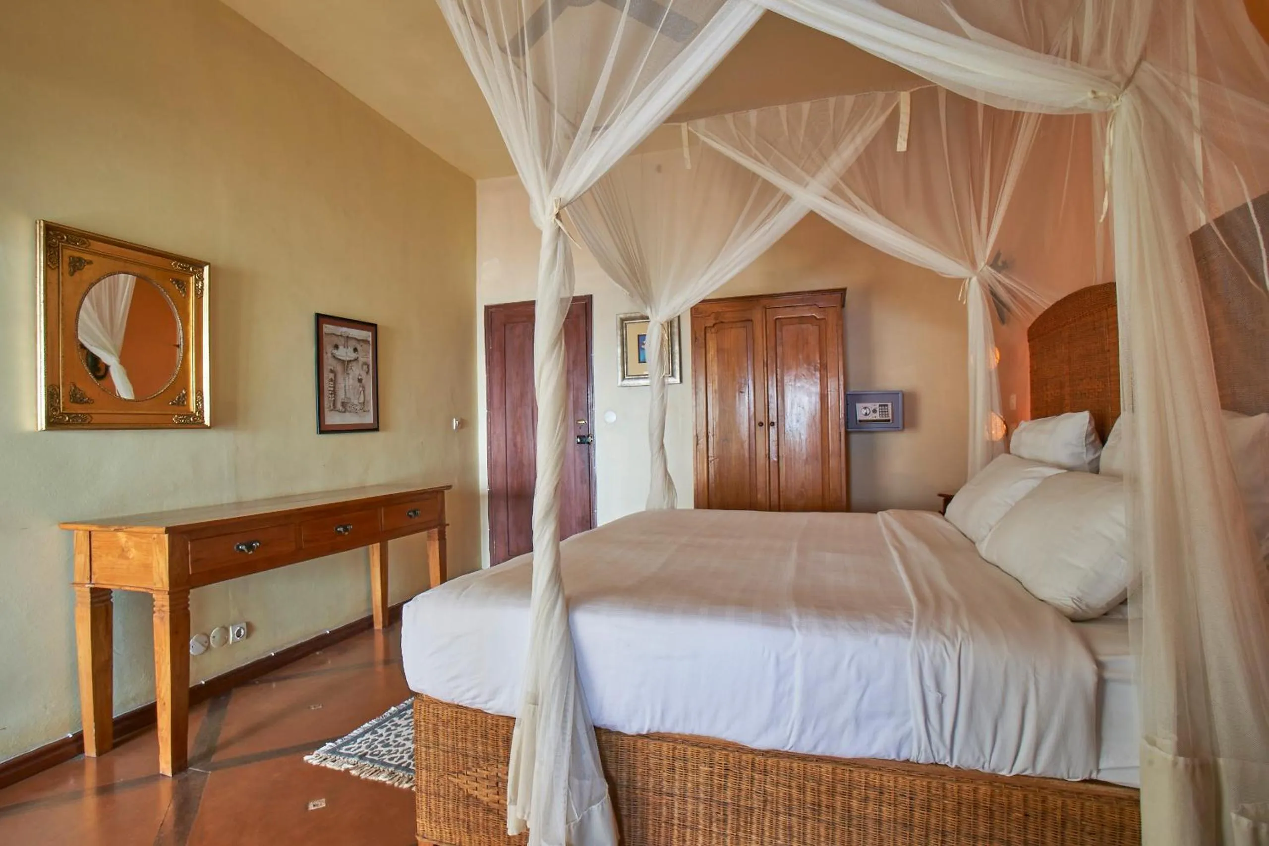 Bed in Catembe Gallery Hotel