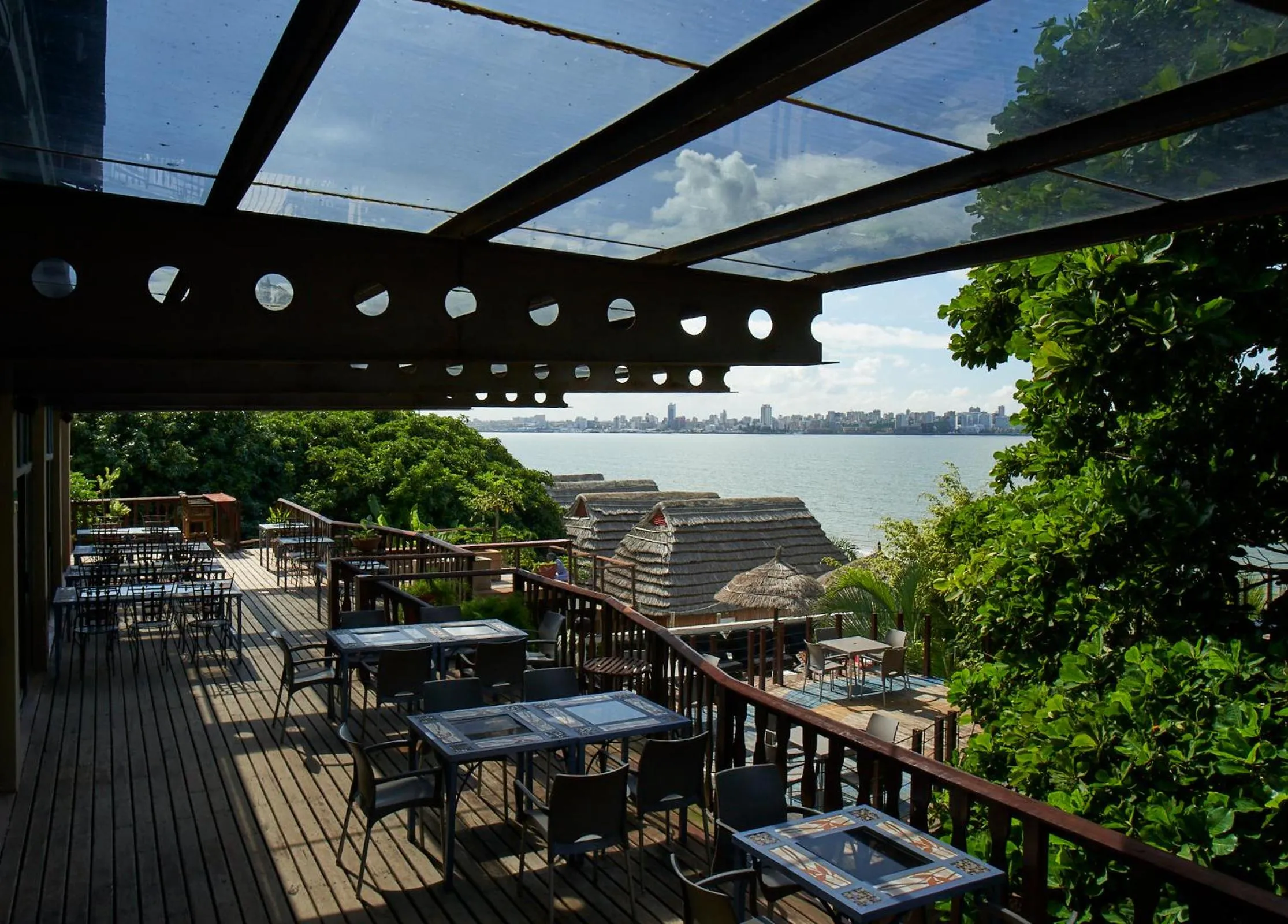 Restaurant/places to eat in Catembe Gallery Hotel