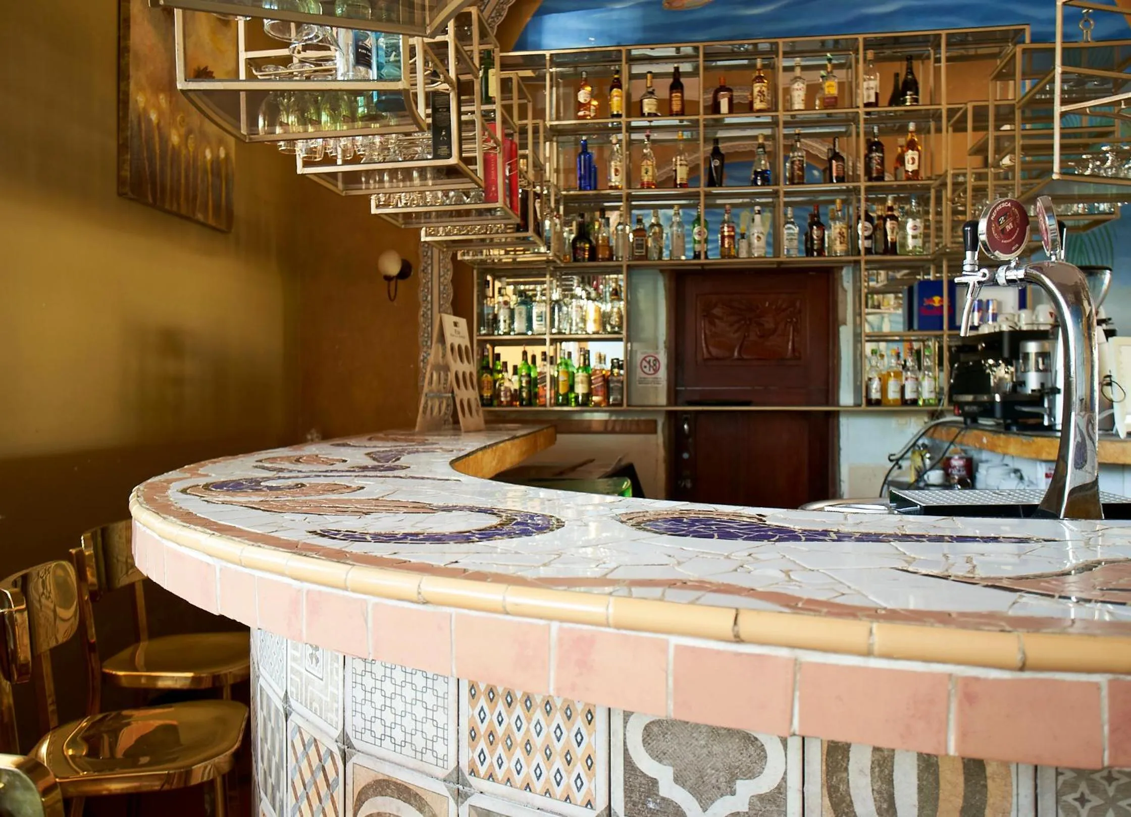 Restaurant/places to eat in Catembe Gallery Hotel