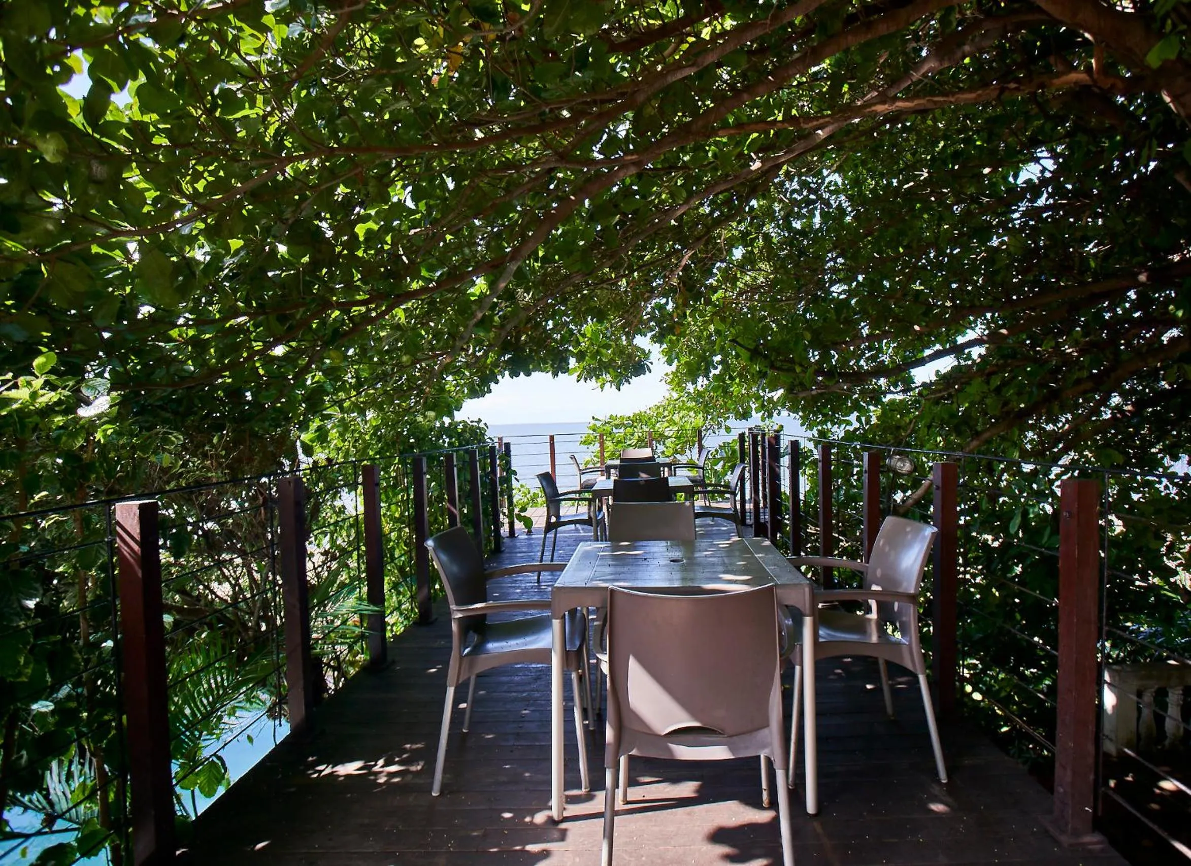 Restaurant/places to eat in Catembe Gallery Hotel