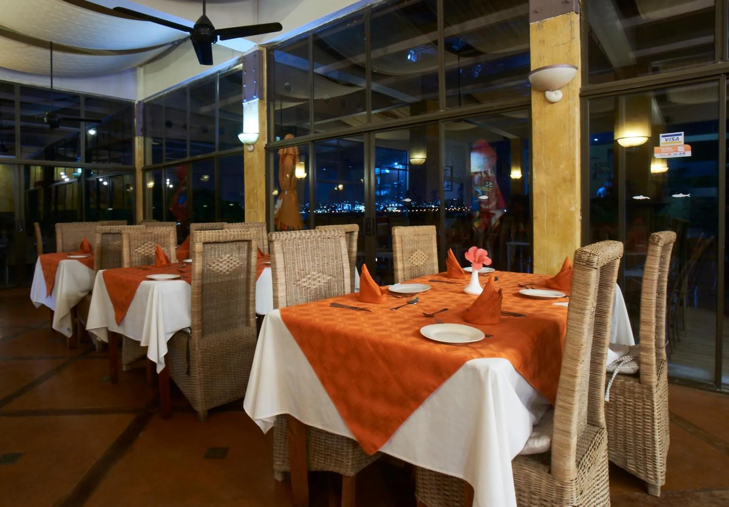 Restaurant/places to eat in Catembe Gallery Hotel