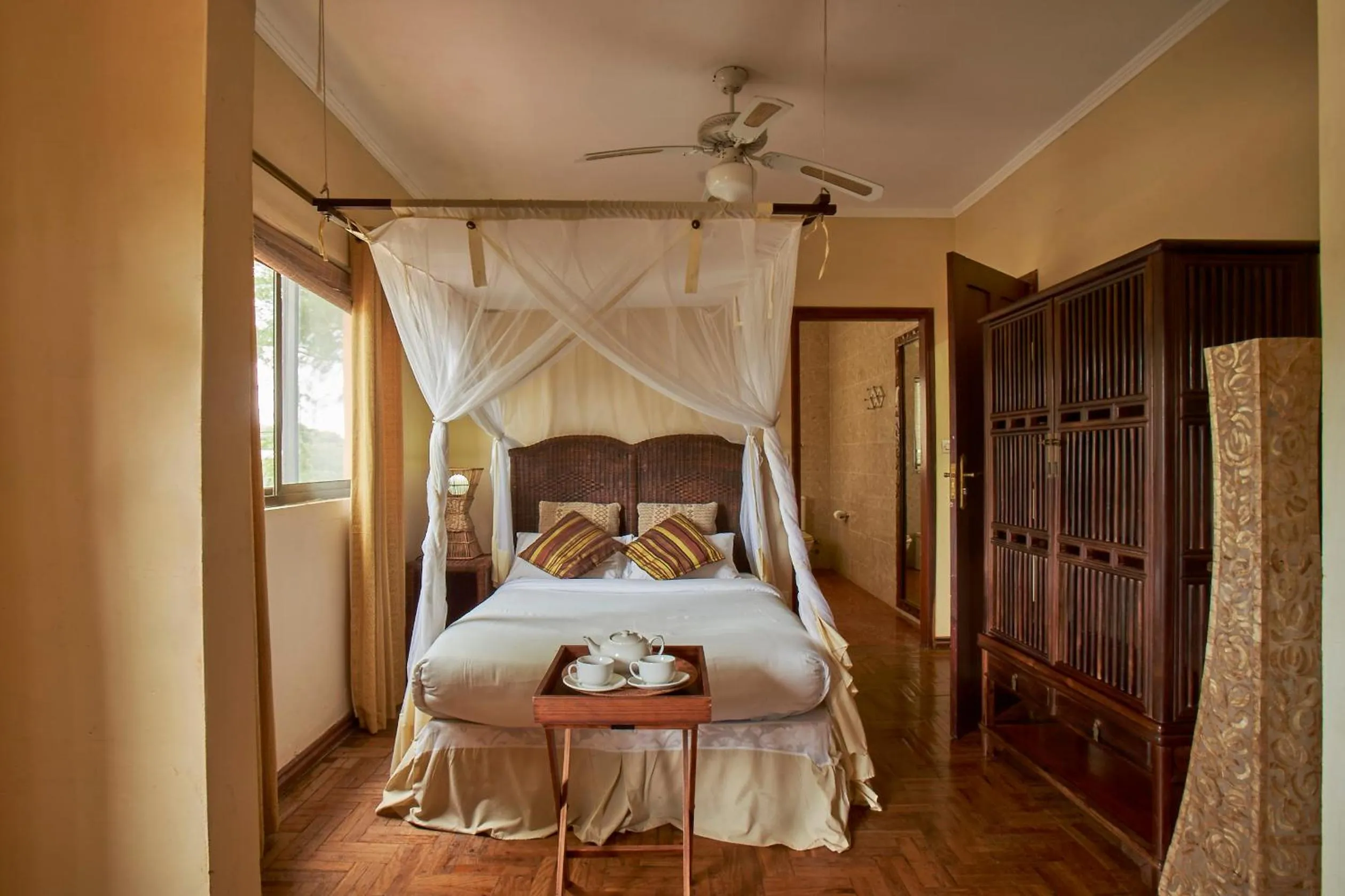 Bed in Catembe Gallery Hotel