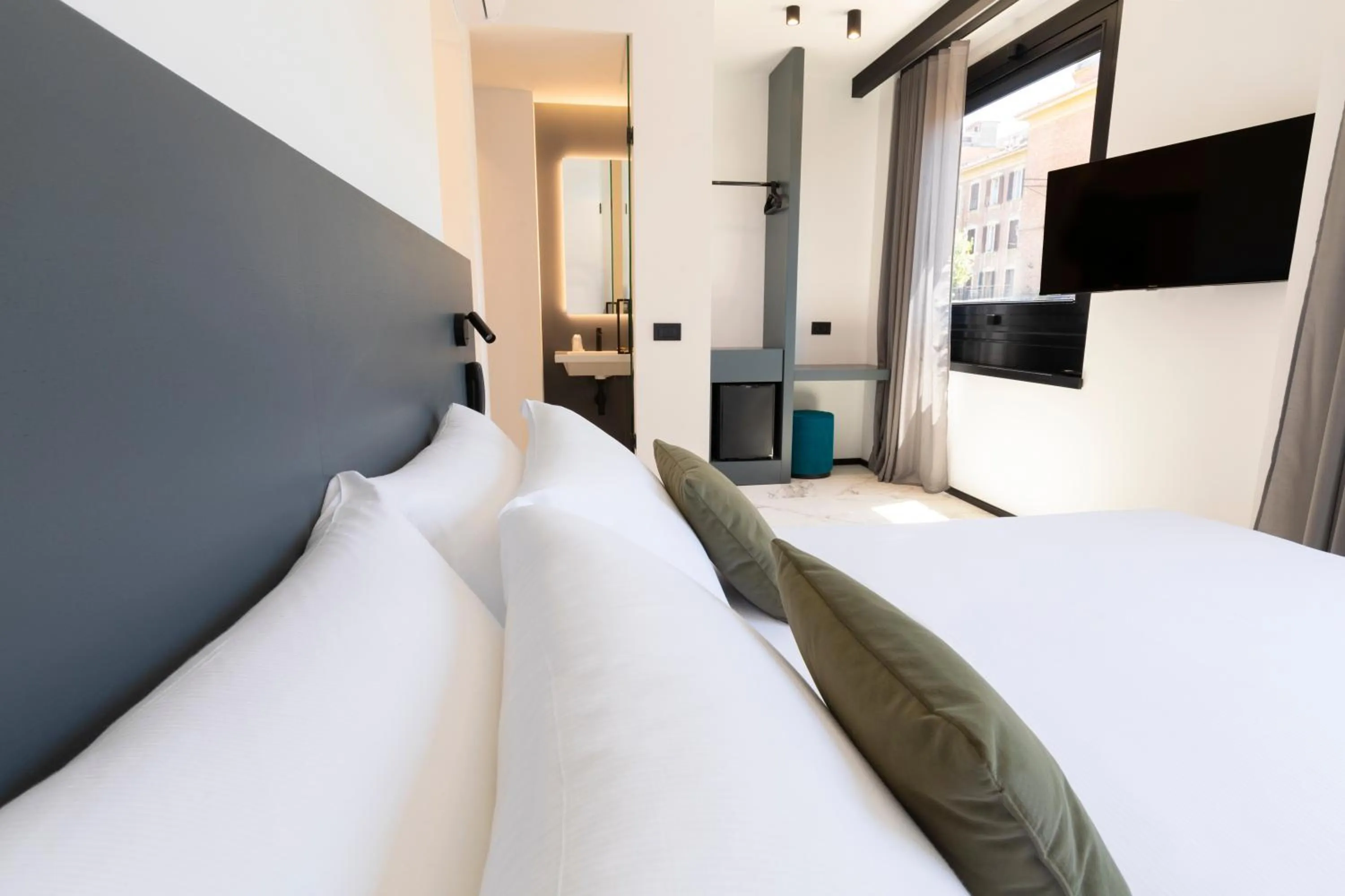 Bedroom, Bed in The City Hotel