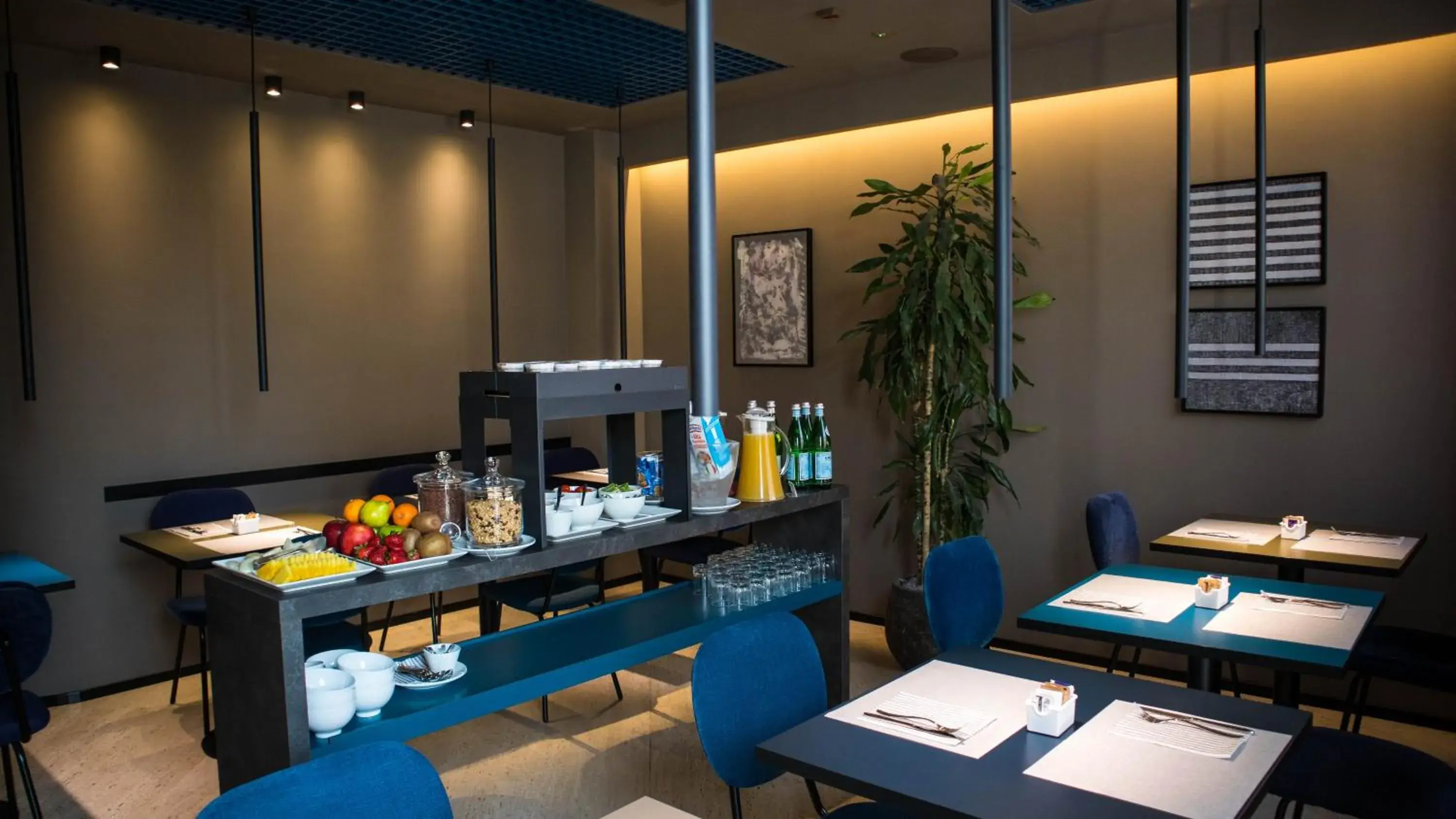 Restaurant/places to eat in The City Hotel Restaurant/places to eat in The City Hotel