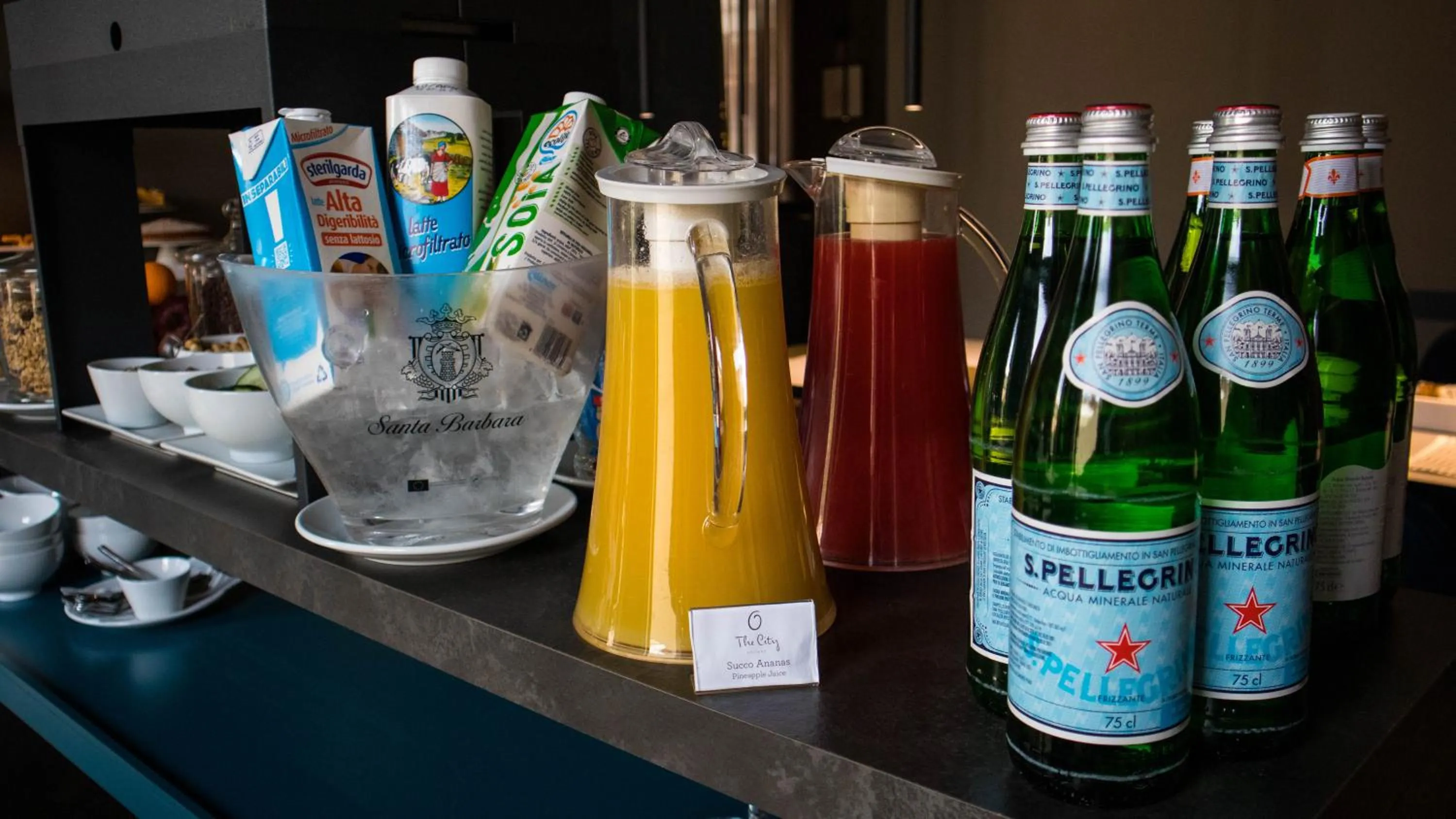 Restaurant/places to eat in The City Hotel