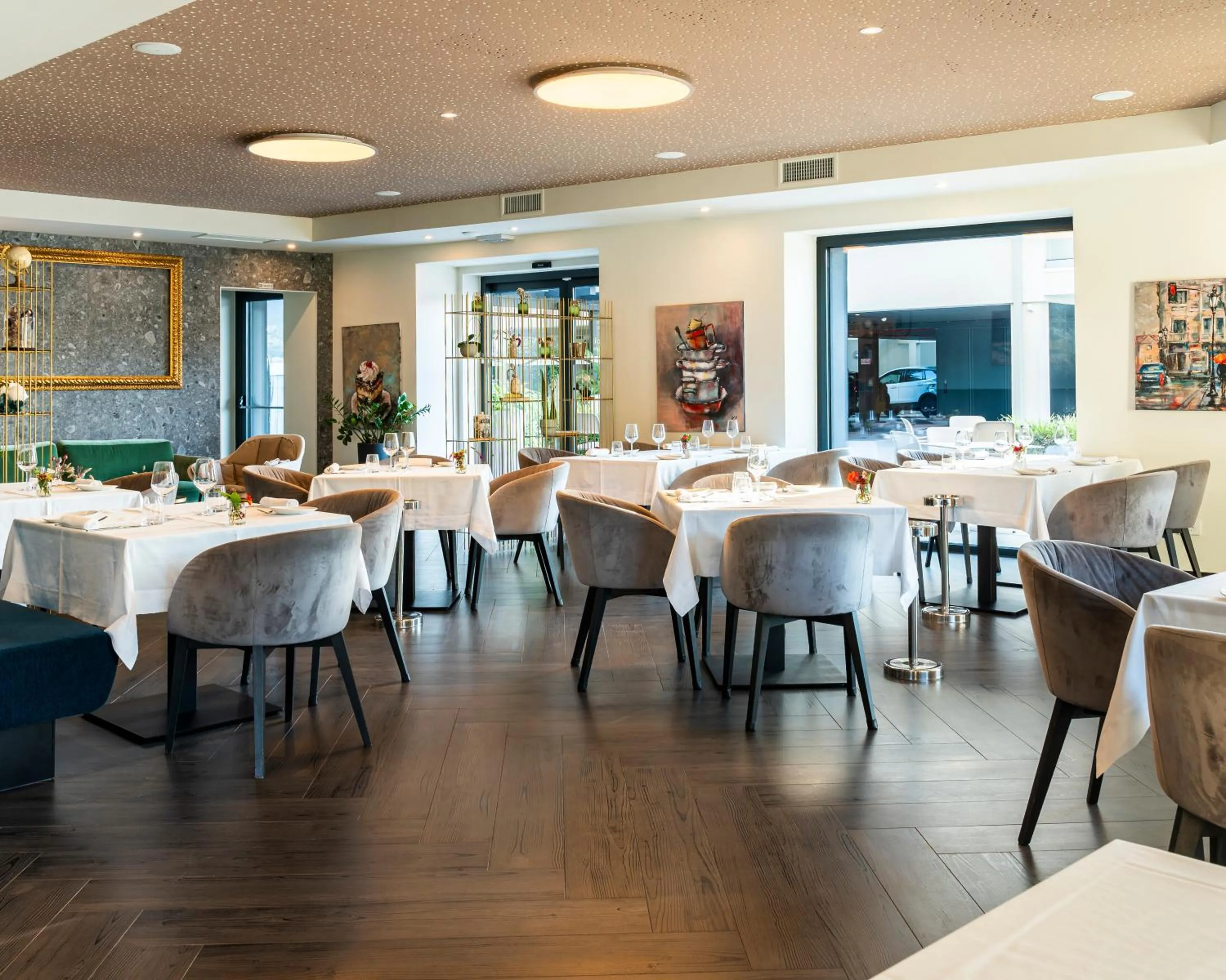 Restaurant/places to eat in Ah Porticcioli Boutique Apartments