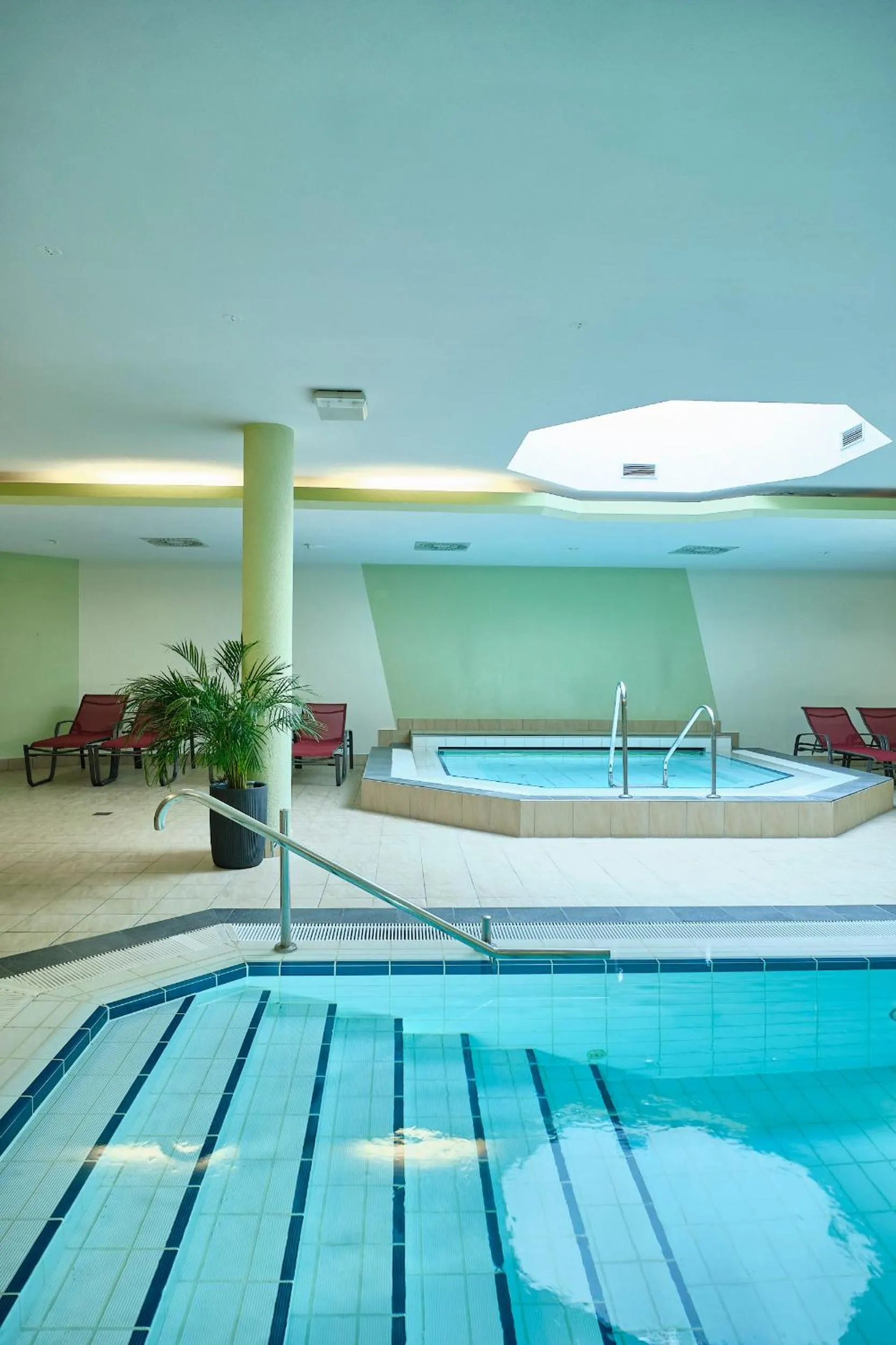 Swimming pool in Strandhotel Seehof