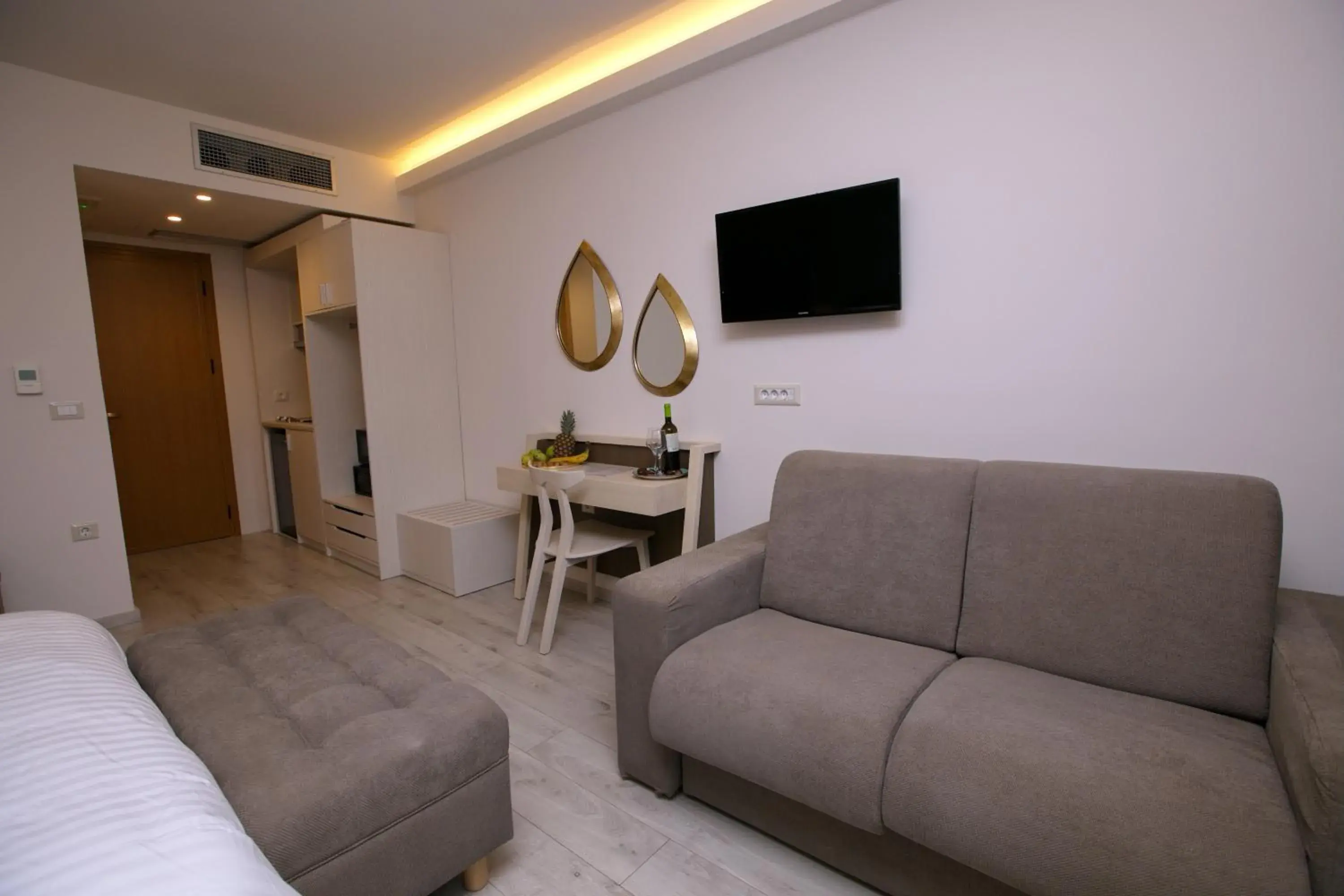 Photo of the whole room in Palacio del Sol Luxury Apartments Photo of the whole room in Palacio del Sol Luxury Apartments