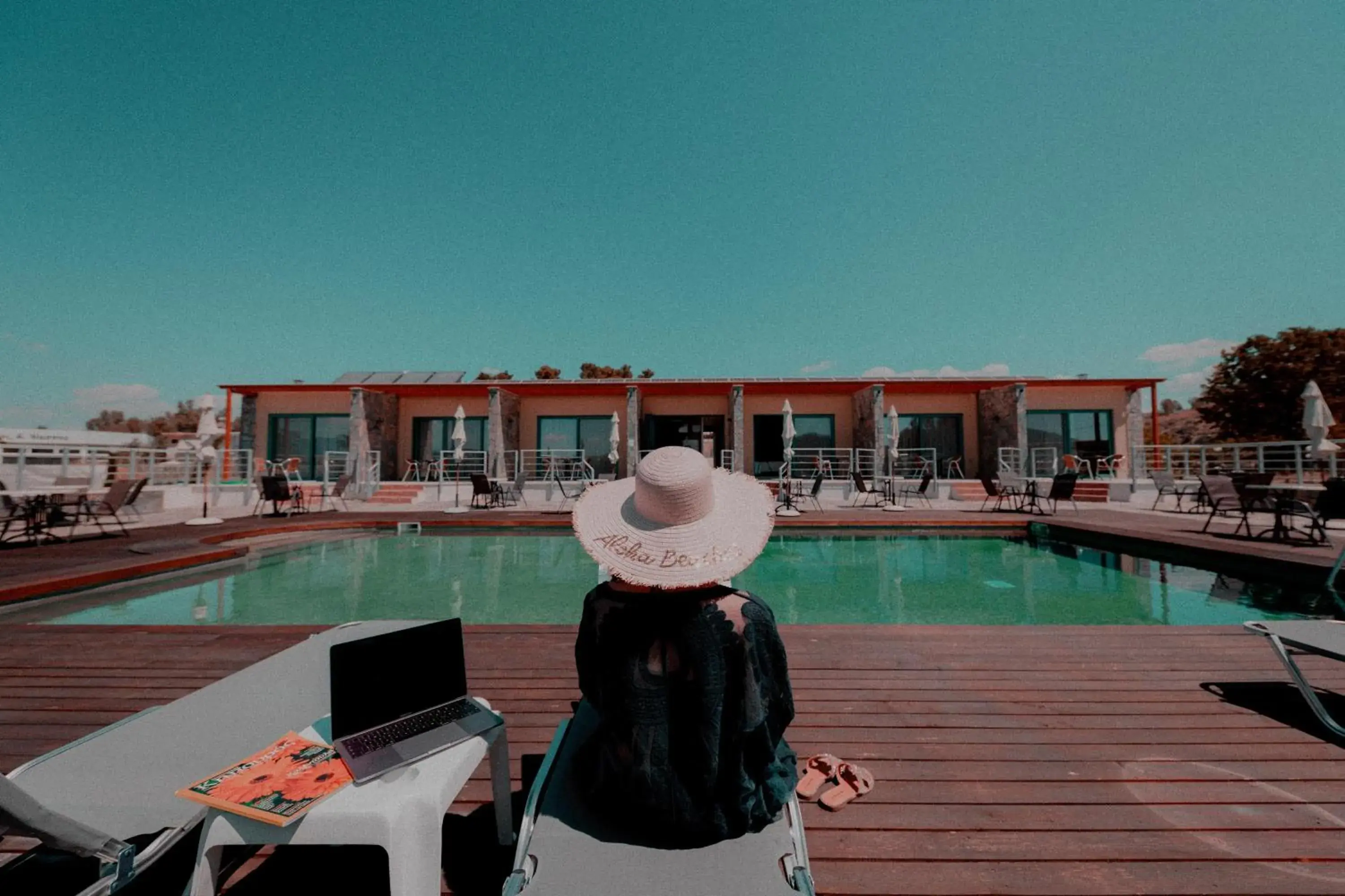 Property building in Palacio del Sol Luxury Apartments Property building in Palacio del Sol Luxury Apartments