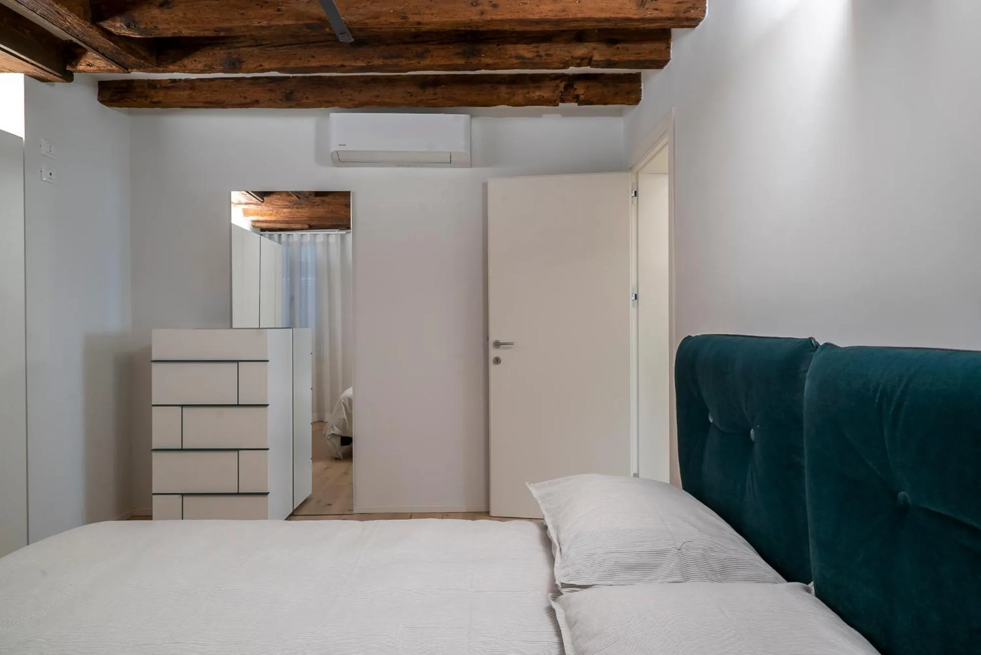 Photo of the whole room, Bed in San Stae Glamour