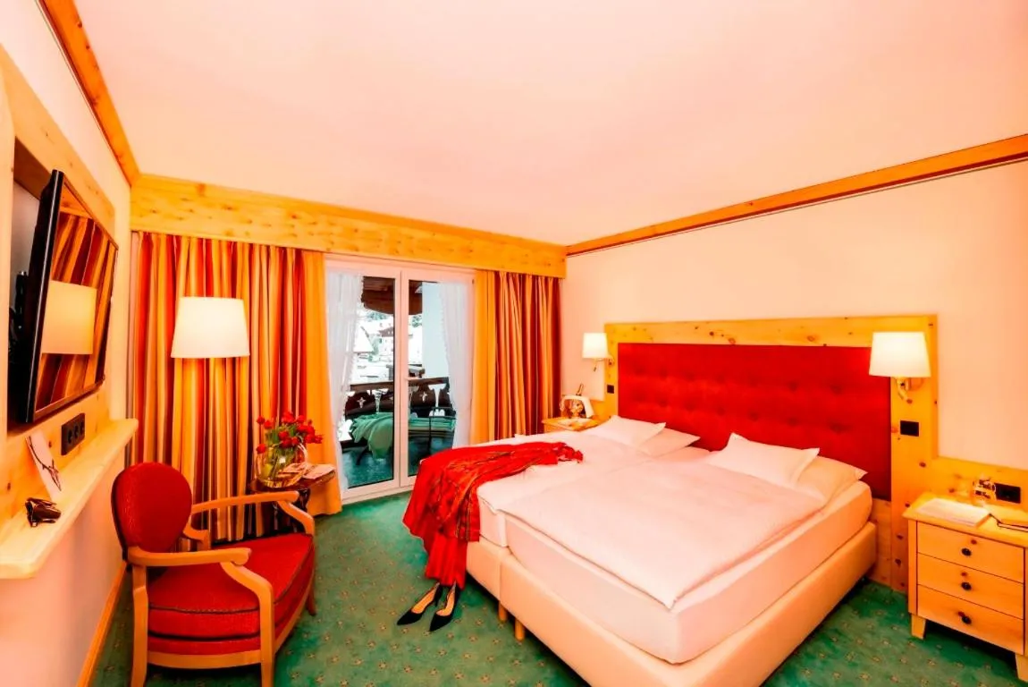 Bedroom, Bed in Parkhotel Wallgau 4 Sterne Superior Alpenjuwel mit Spa Genuss, Golf & Wellness in der Karwendel-Region Tradition trifft Eleganz im stilvollen Rückzugsort