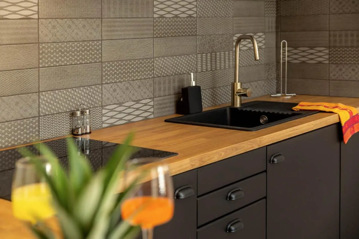 Kitchen or kitchenette in Provence Au Coeur Appart Hotels