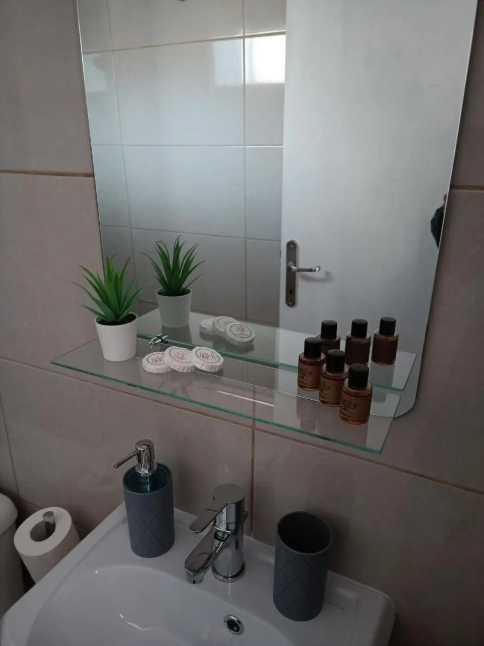 Bathroom in Kosinmyheart Apartment 11 & Studio10