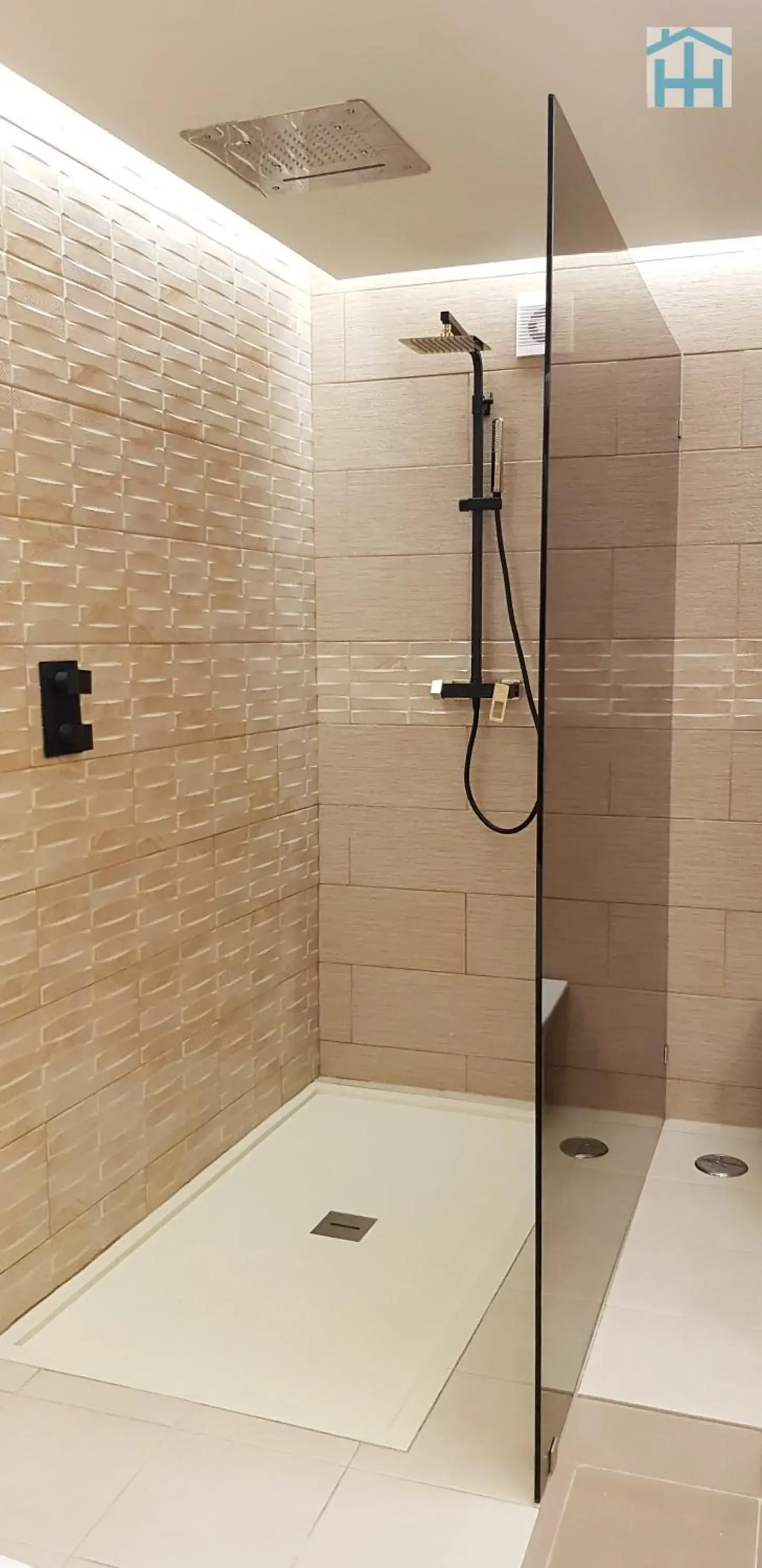 Bathroom in Happy House Comfort Plus Bathroom in Happy House Comfort Plus