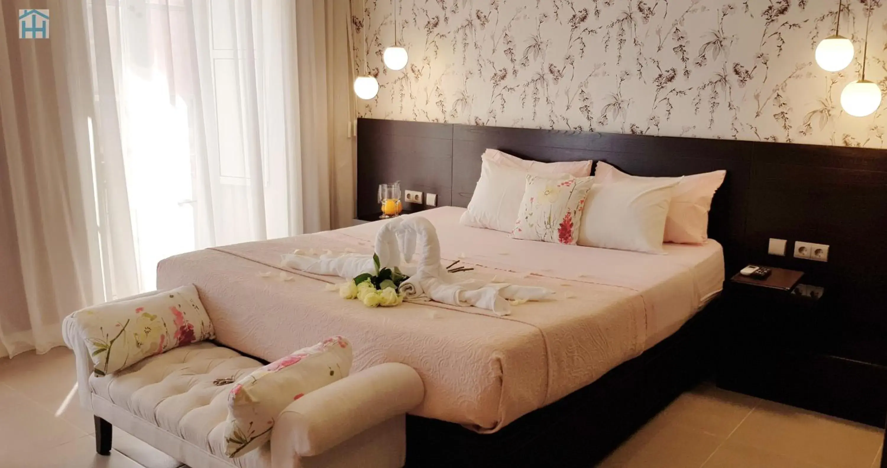 Deluxe King Room in Happy House Comfort Plus Deluxe King Room in Happy House Comfort Plus