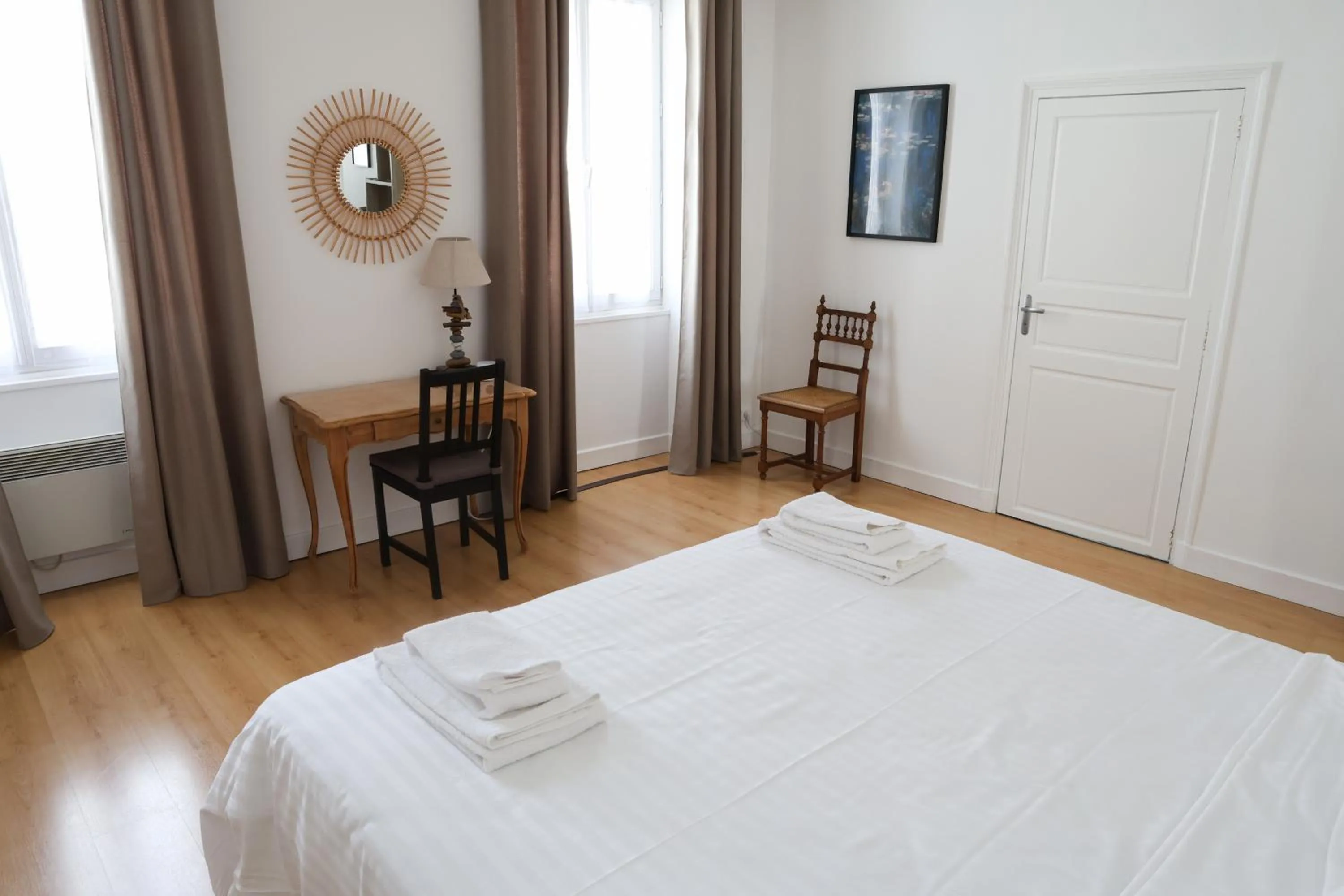 Bedroom, Bed in Chablis Appart