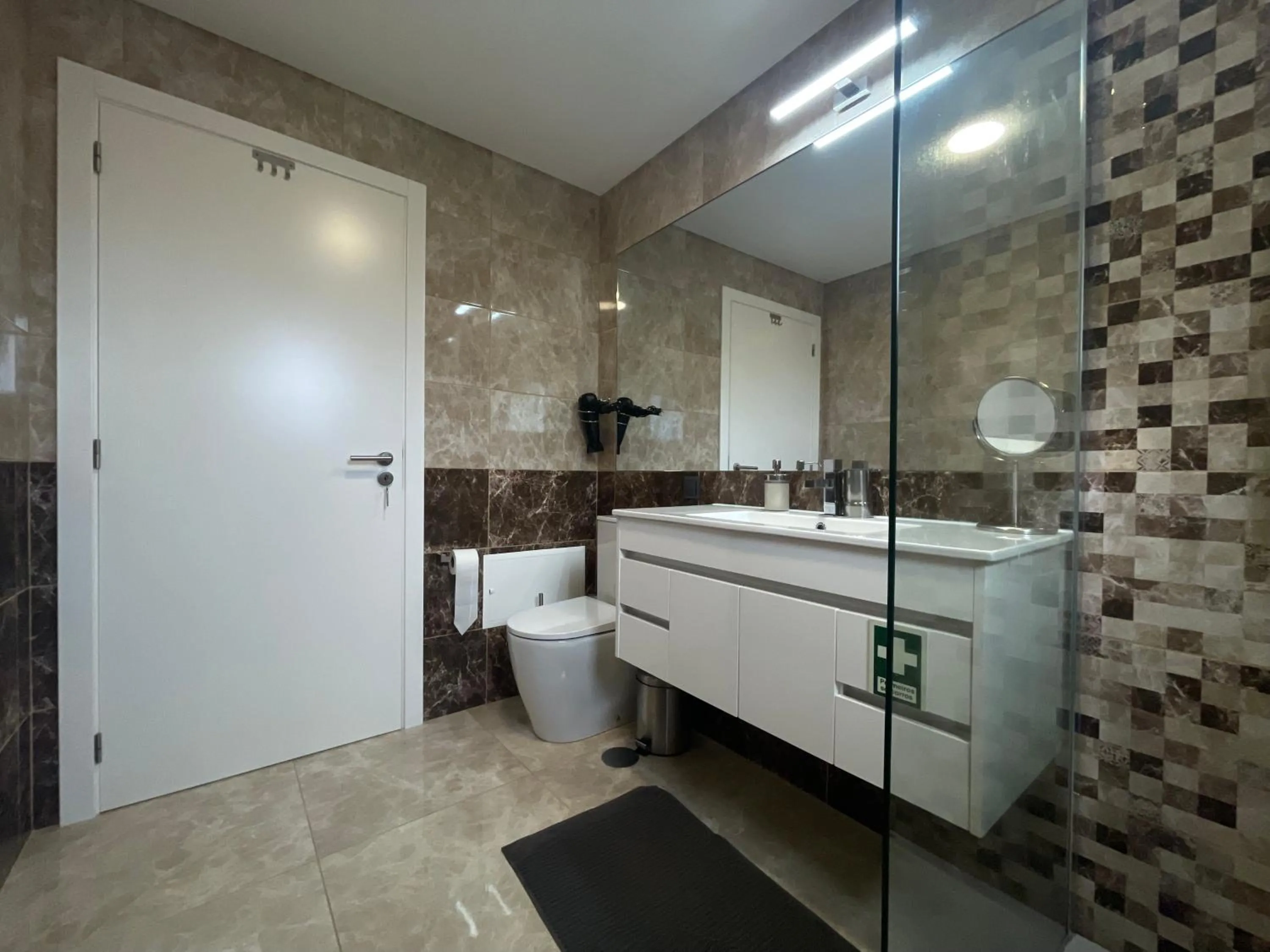 Shower in Sea and Sun 4 You - Horizonte Azul