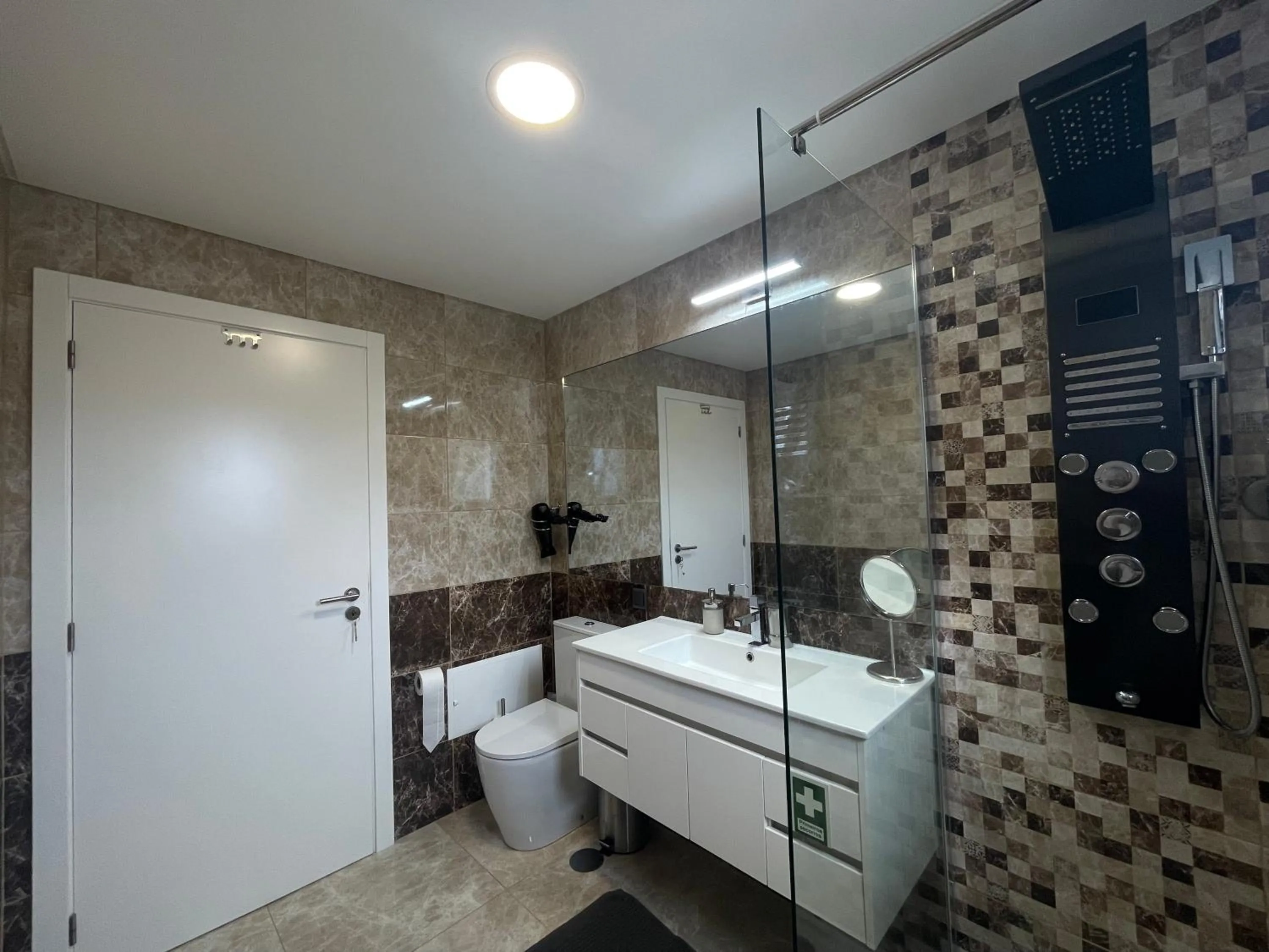 Shower in Sea and Sun 4 You - Horizonte Azul