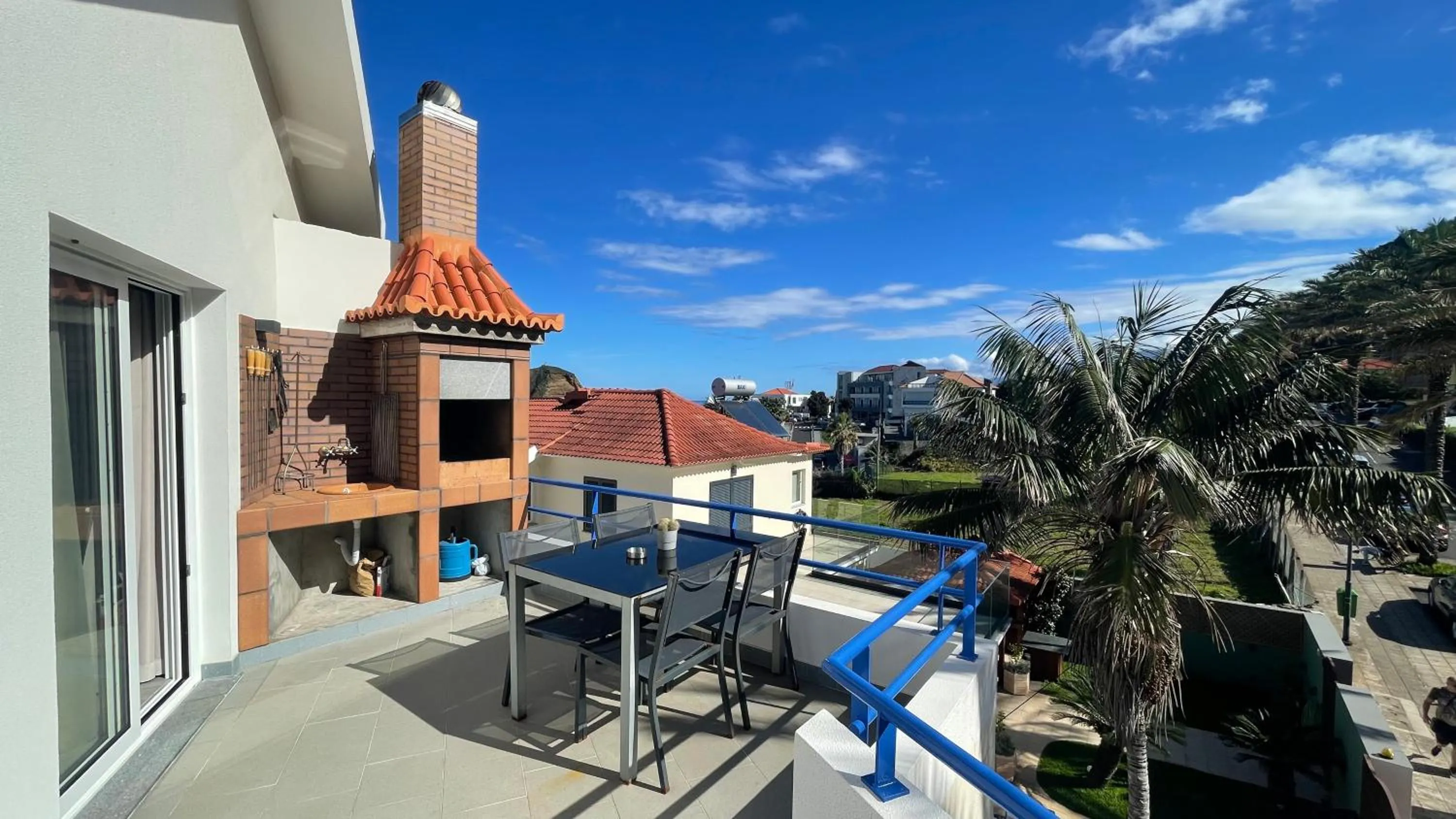 Patio in Sea and Sun 4 You - Horizonte Azul