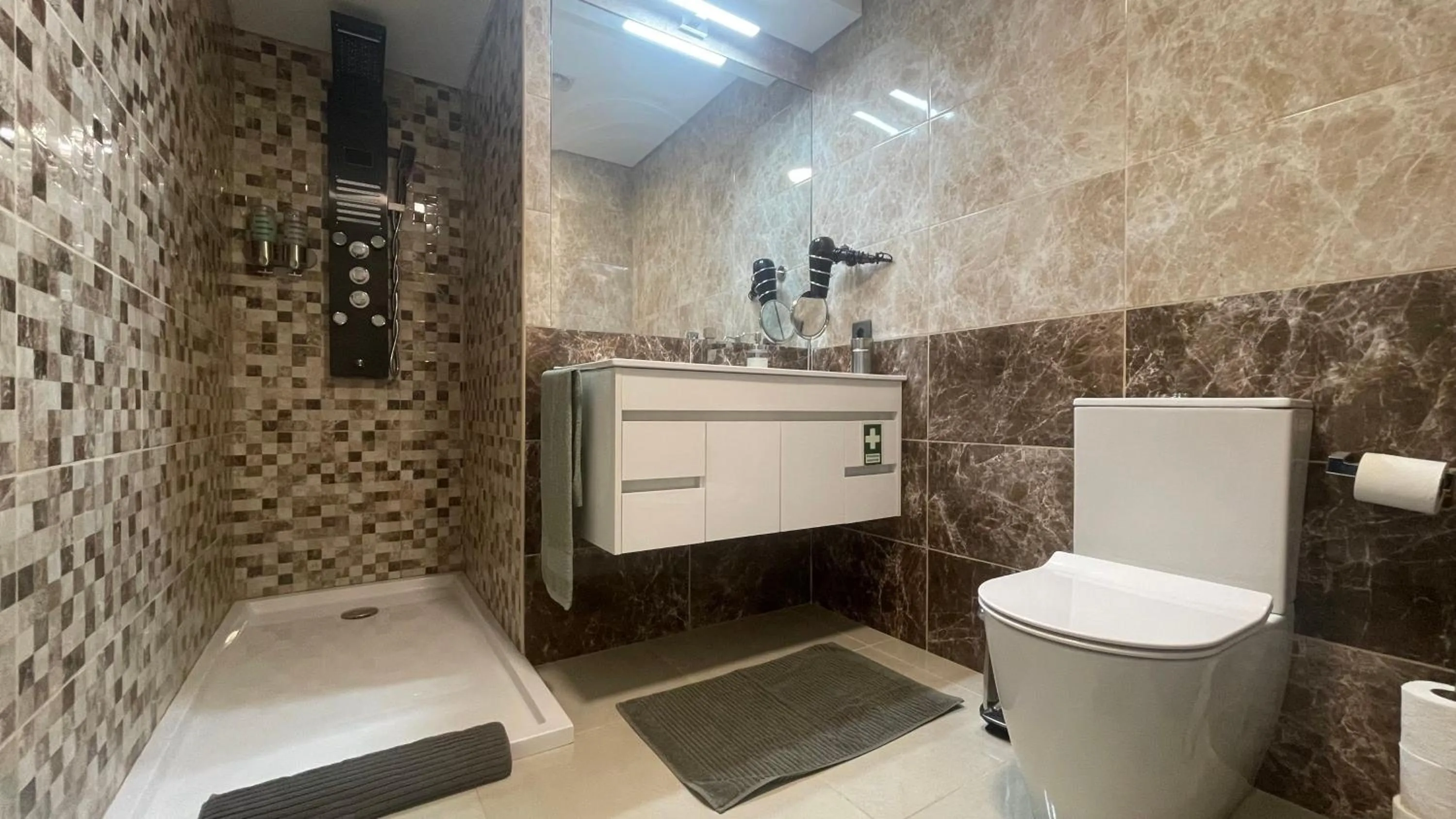 Shower in Sea and Sun 4 You - Horizonte Azul