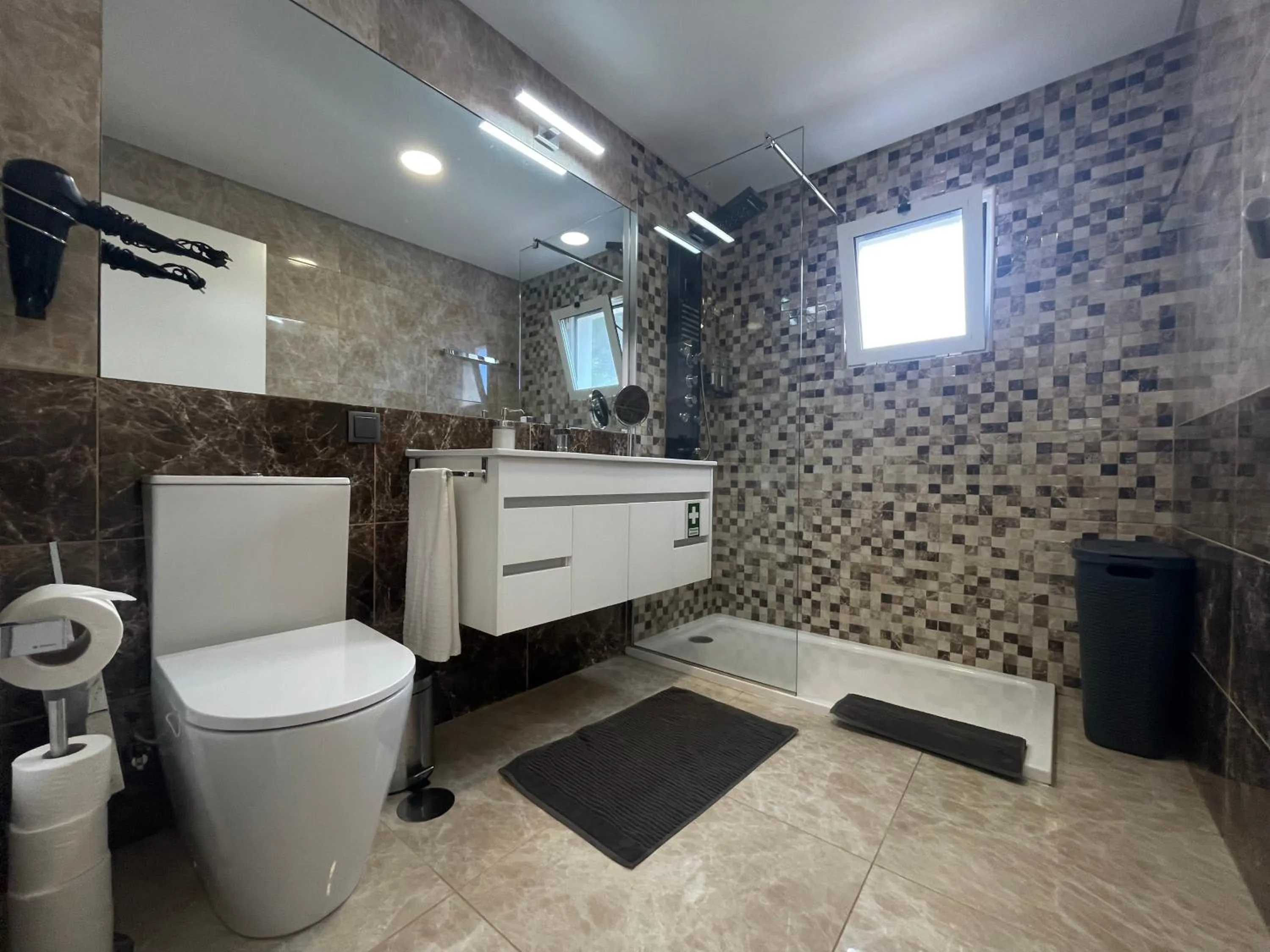 Shower in Sea and Sun 4 You - Horizonte Azul