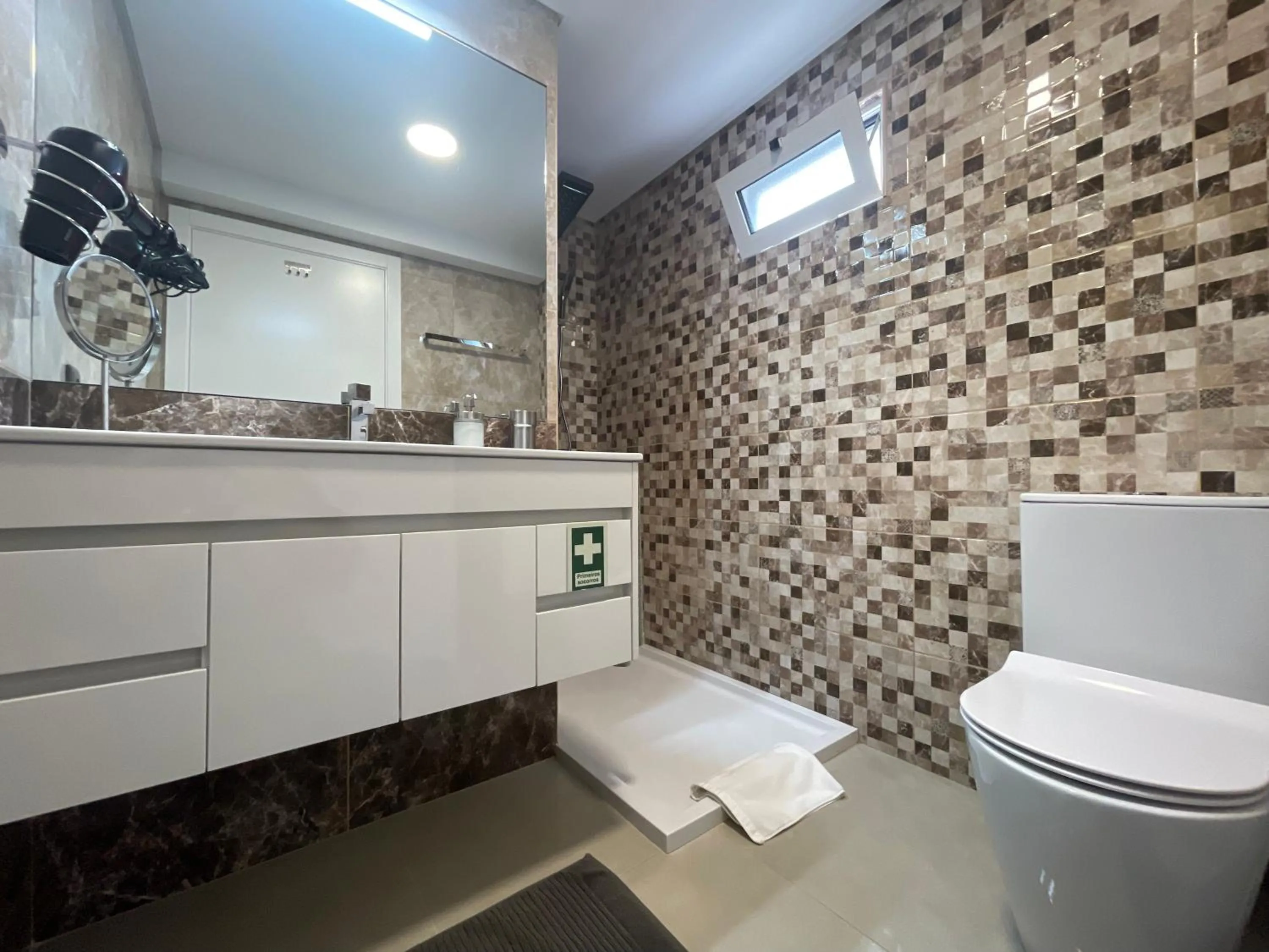 Shower in Sea and Sun 4 You - Horizonte Azul