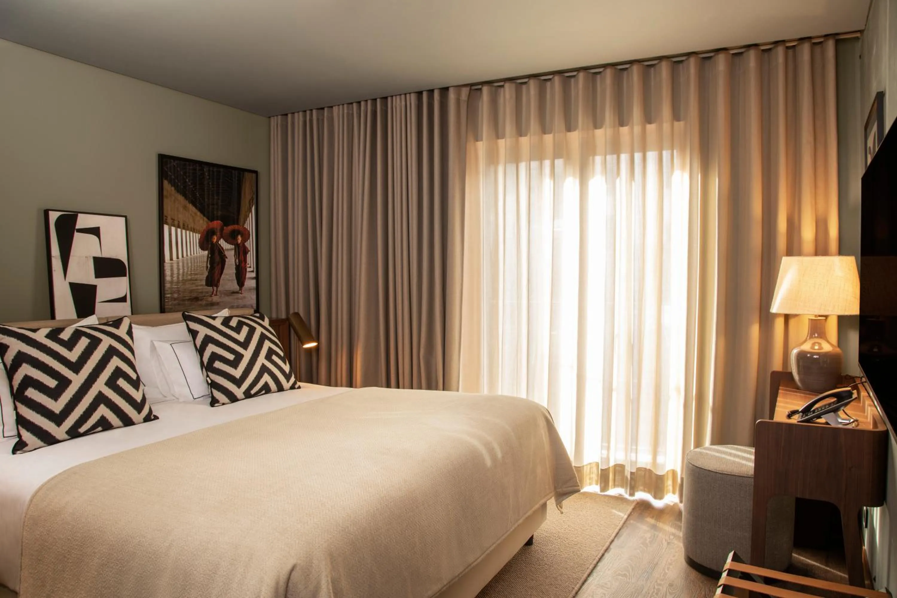 Bedroom, Bed in Fontinha Porto, Trademark Collection by Wyndham