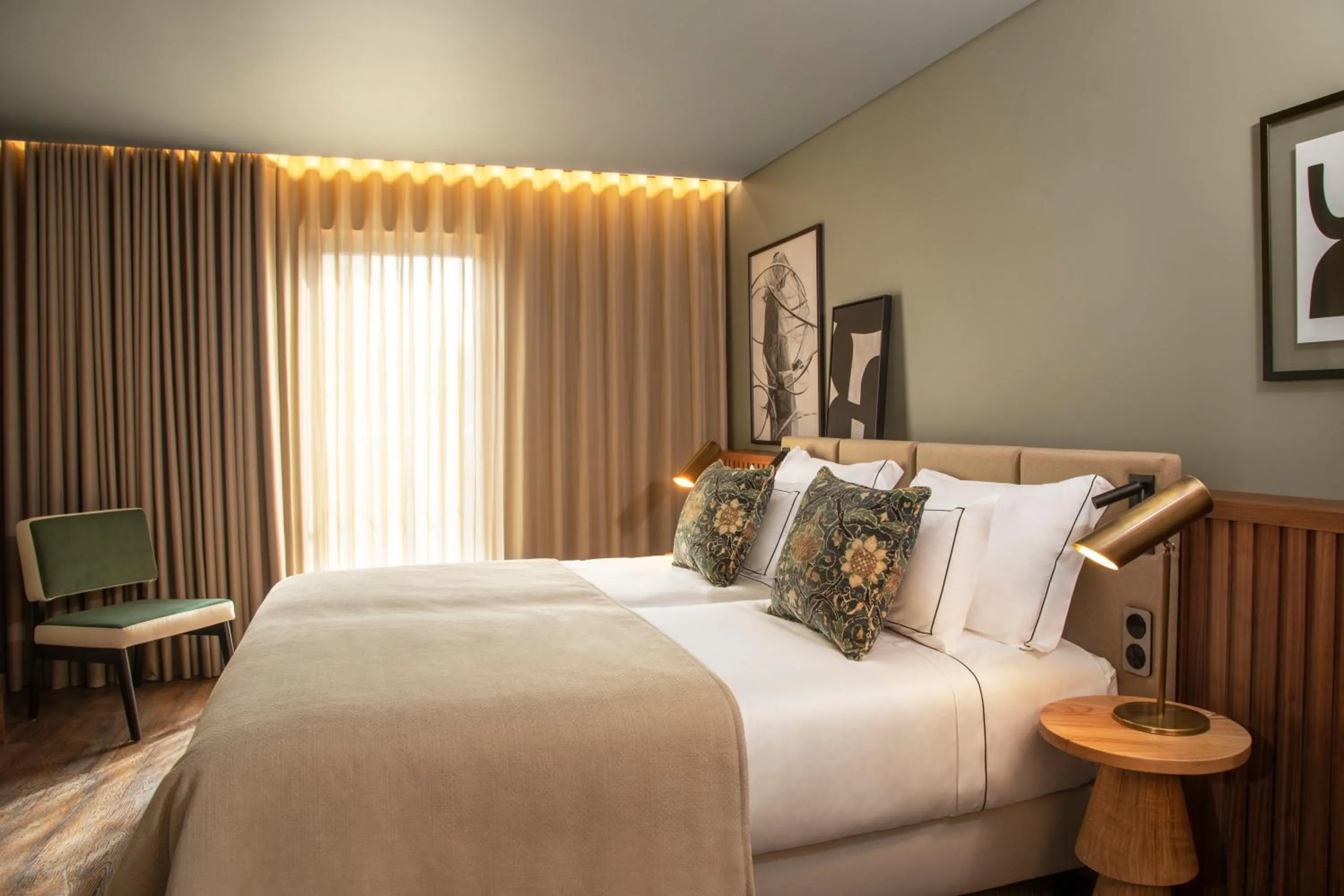 Bedroom, Bed in Fontinha Porto, Trademark Collection by Wyndham