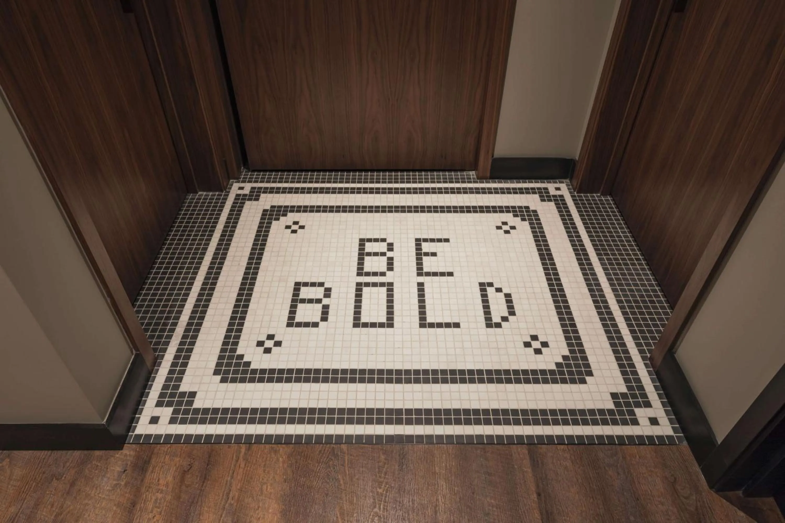 Lounge or bar in Fontinha Porto, Trademark Collection by Wyndham