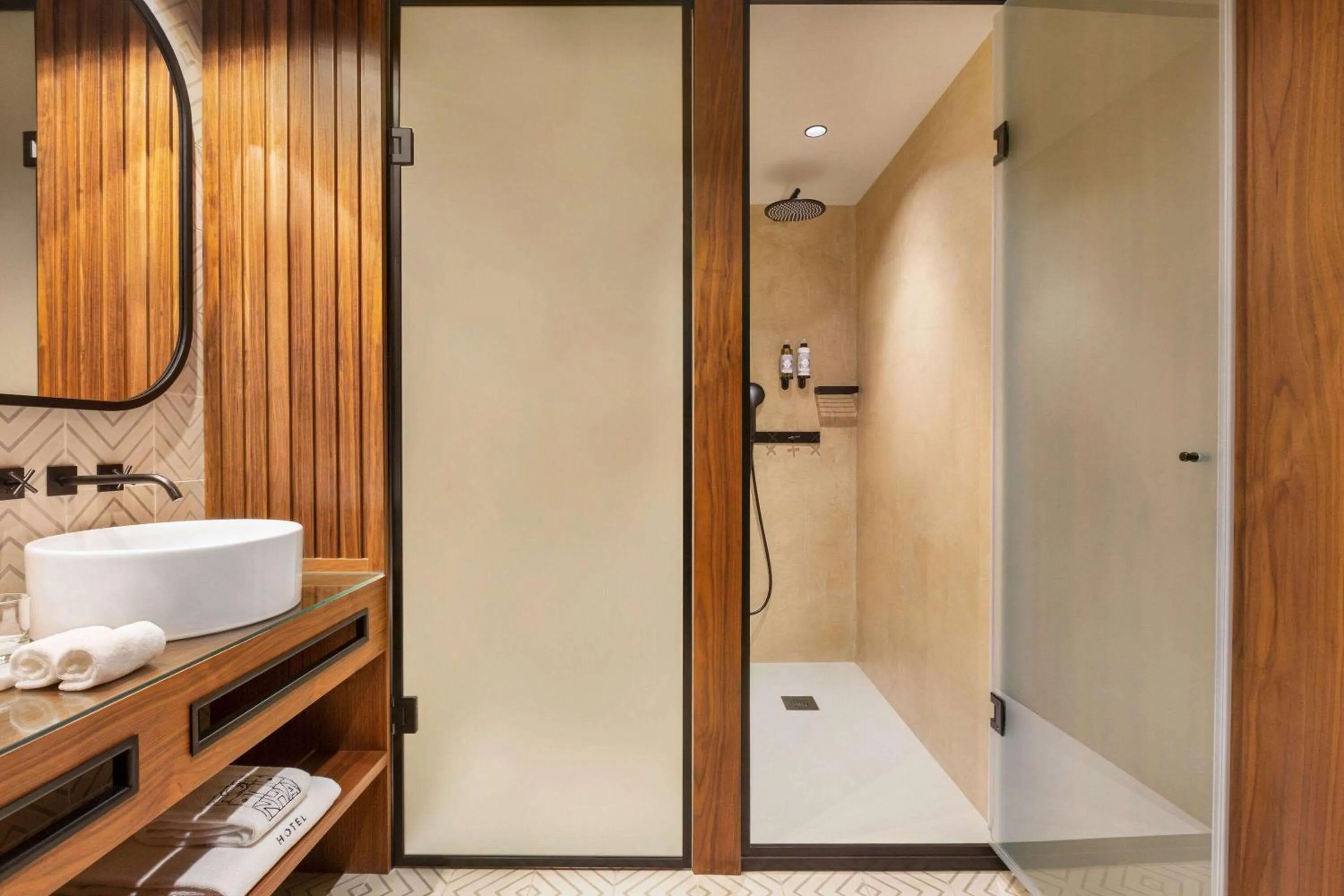 Bathroom in Fontinha Porto, Trademark Collection by Wyndham