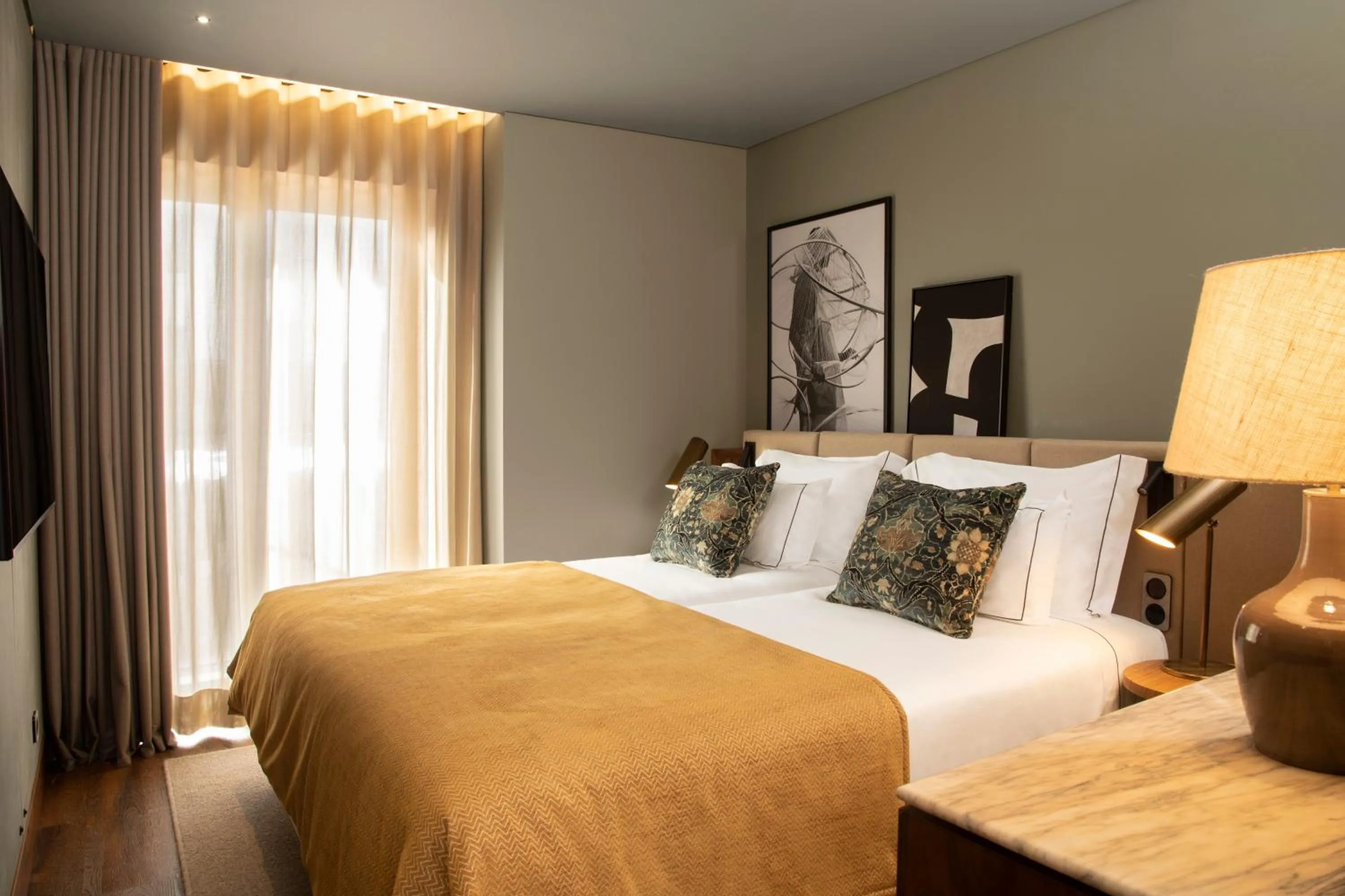 Bedroom, Bed in Fontinha Porto, Trademark Collection by Wyndham