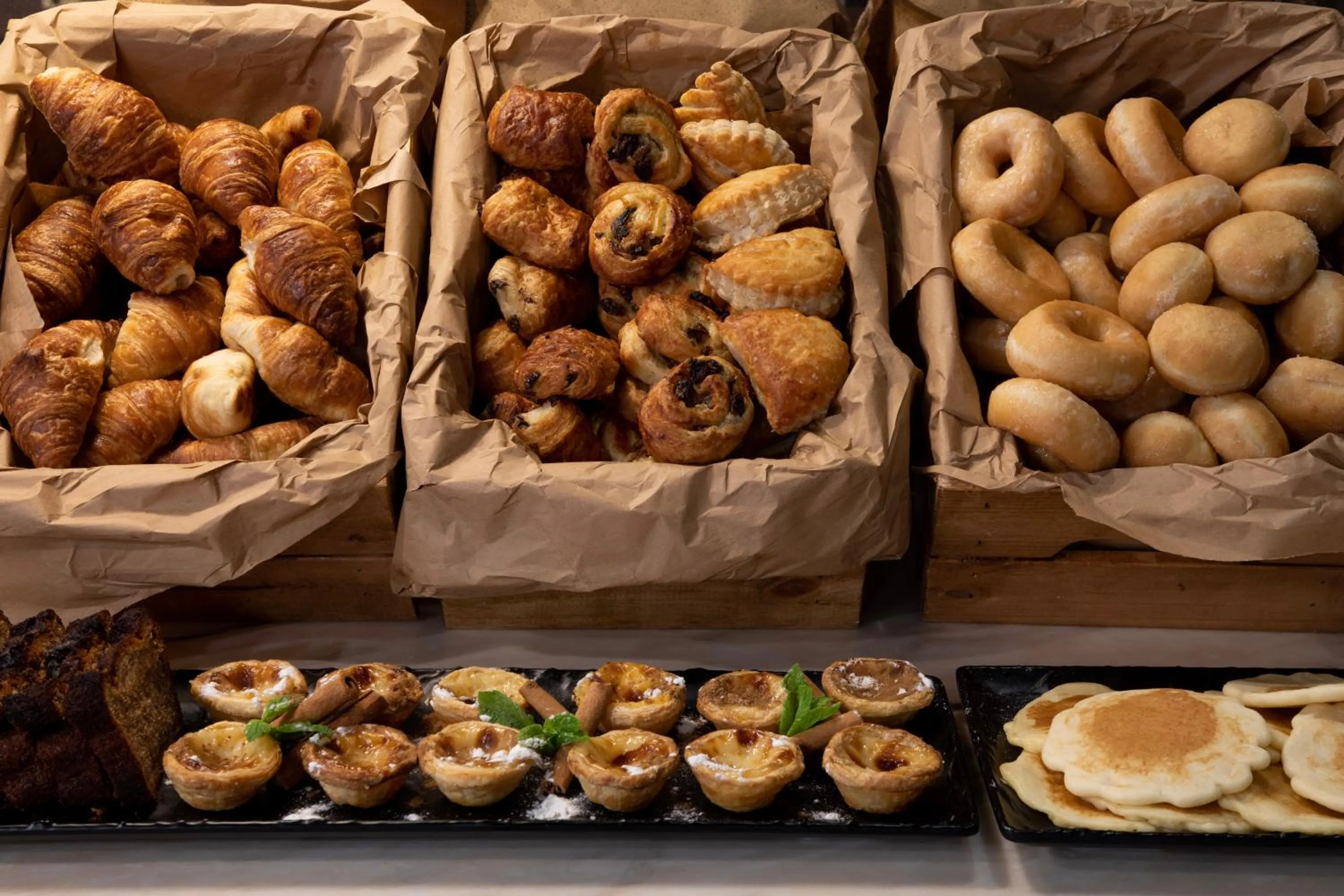 Breakfast in Fontinha Porto, Trademark Collection by Wyndham