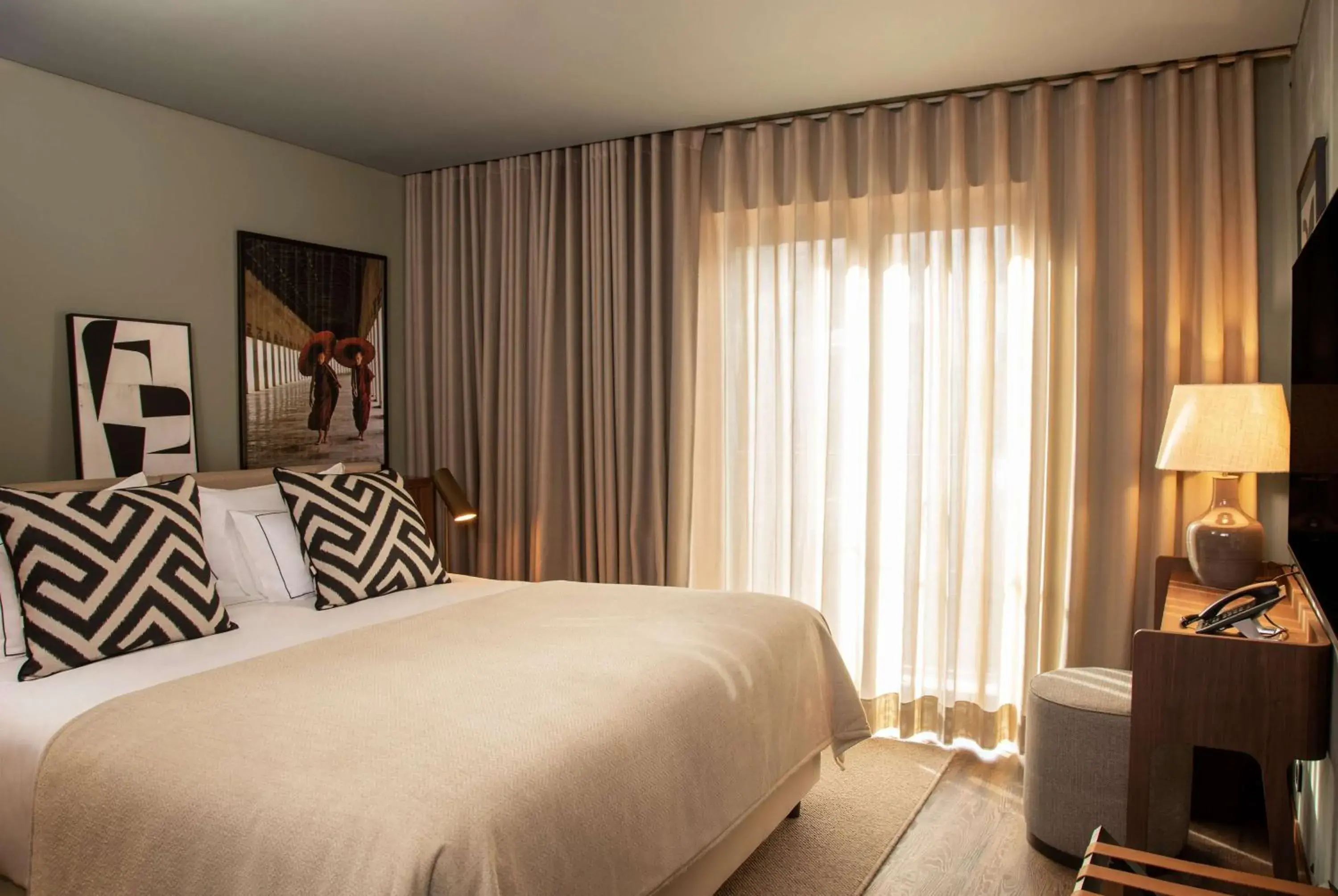 Photo of the whole room, Bed in Fontinha Porto, Trademark Collection by Wyndham Photo of the whole room, Bed in Fontinha Porto, Trademark Collection by Wyndham