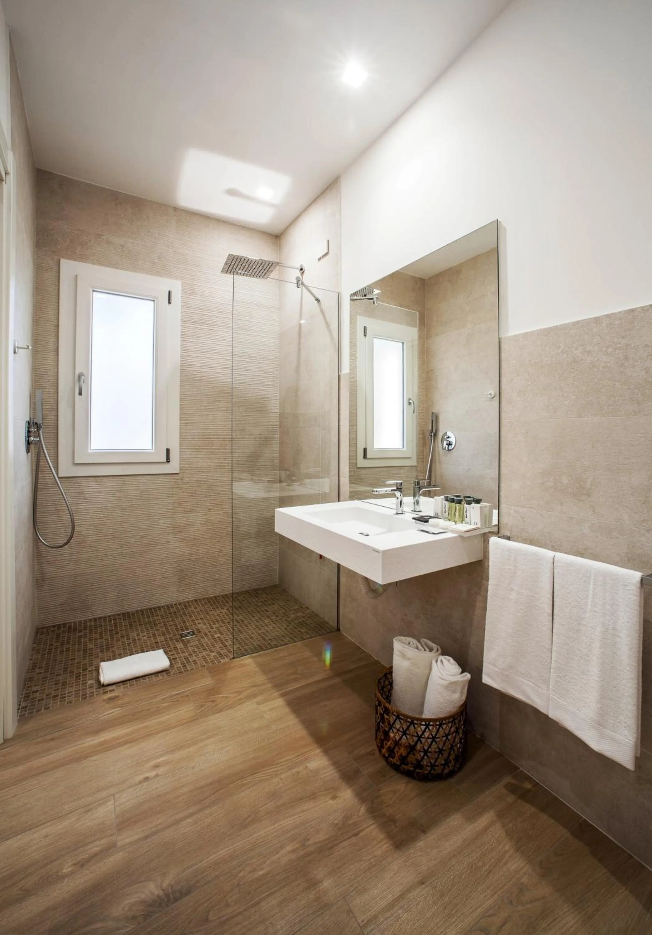 Shower in NOHA Lifestyle Hotel - Adults Only