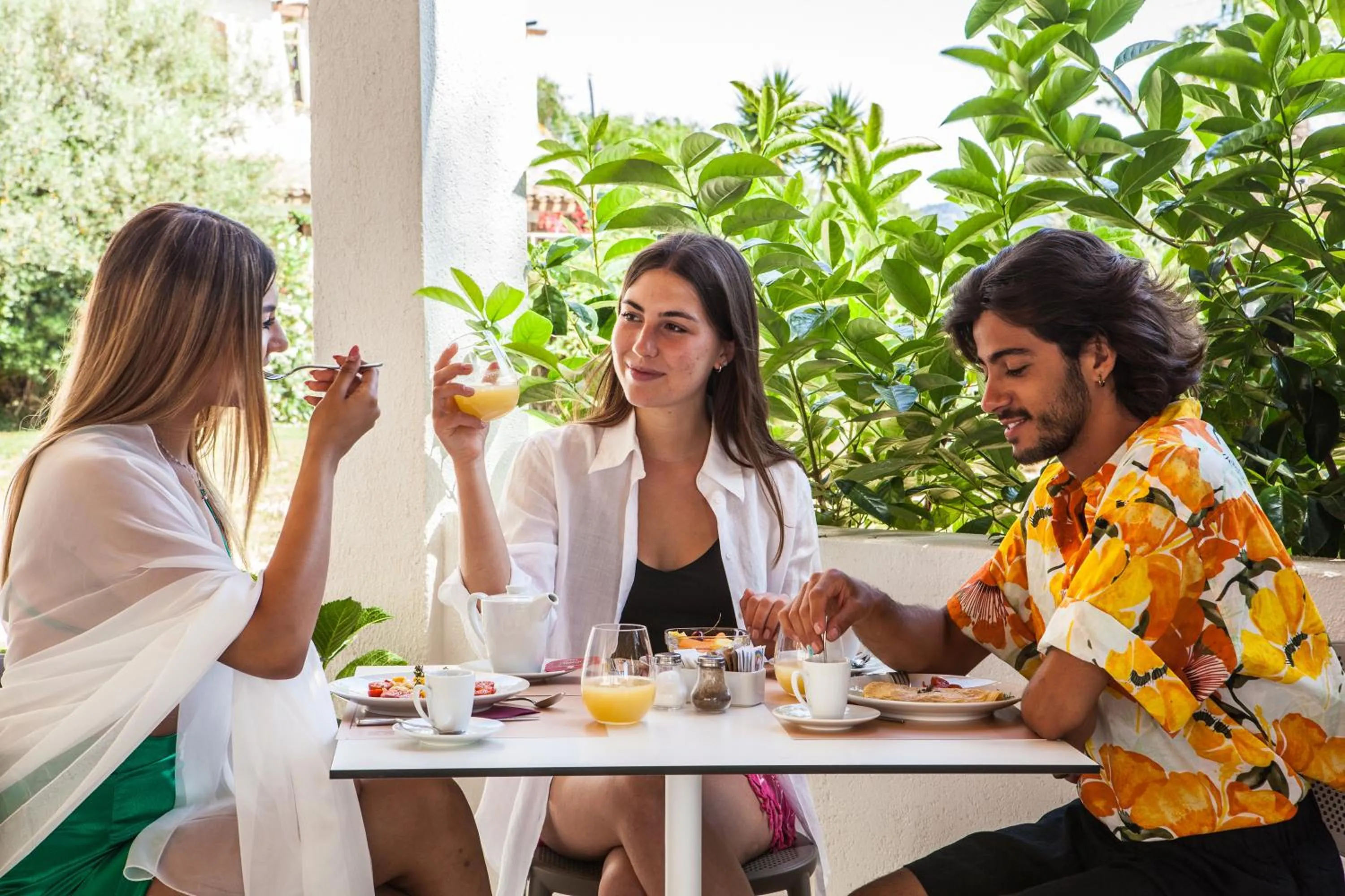 Food and drinks in NOHA Lifestyle Hotel - Adults Only