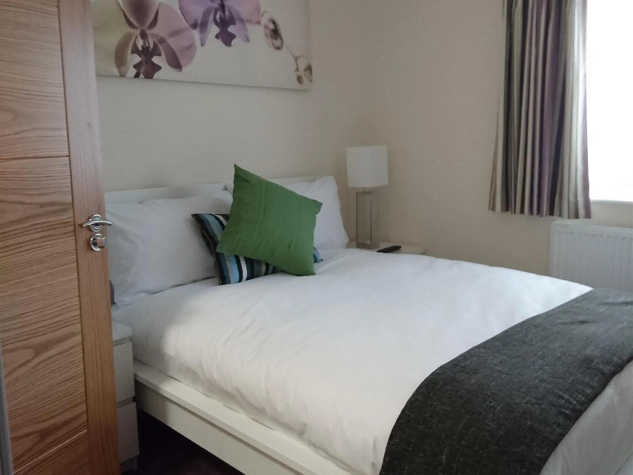 Bedroom, Bed in The Dakota Guesthouse Baginton