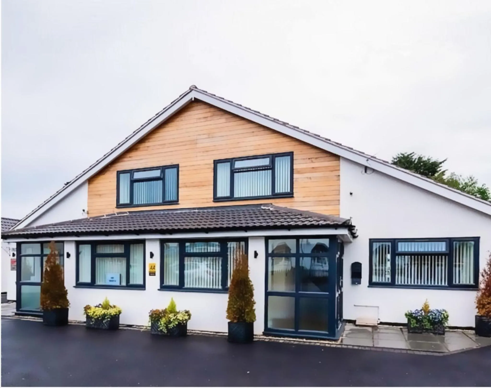 Property building in The Dakota Guesthouse Baginton
