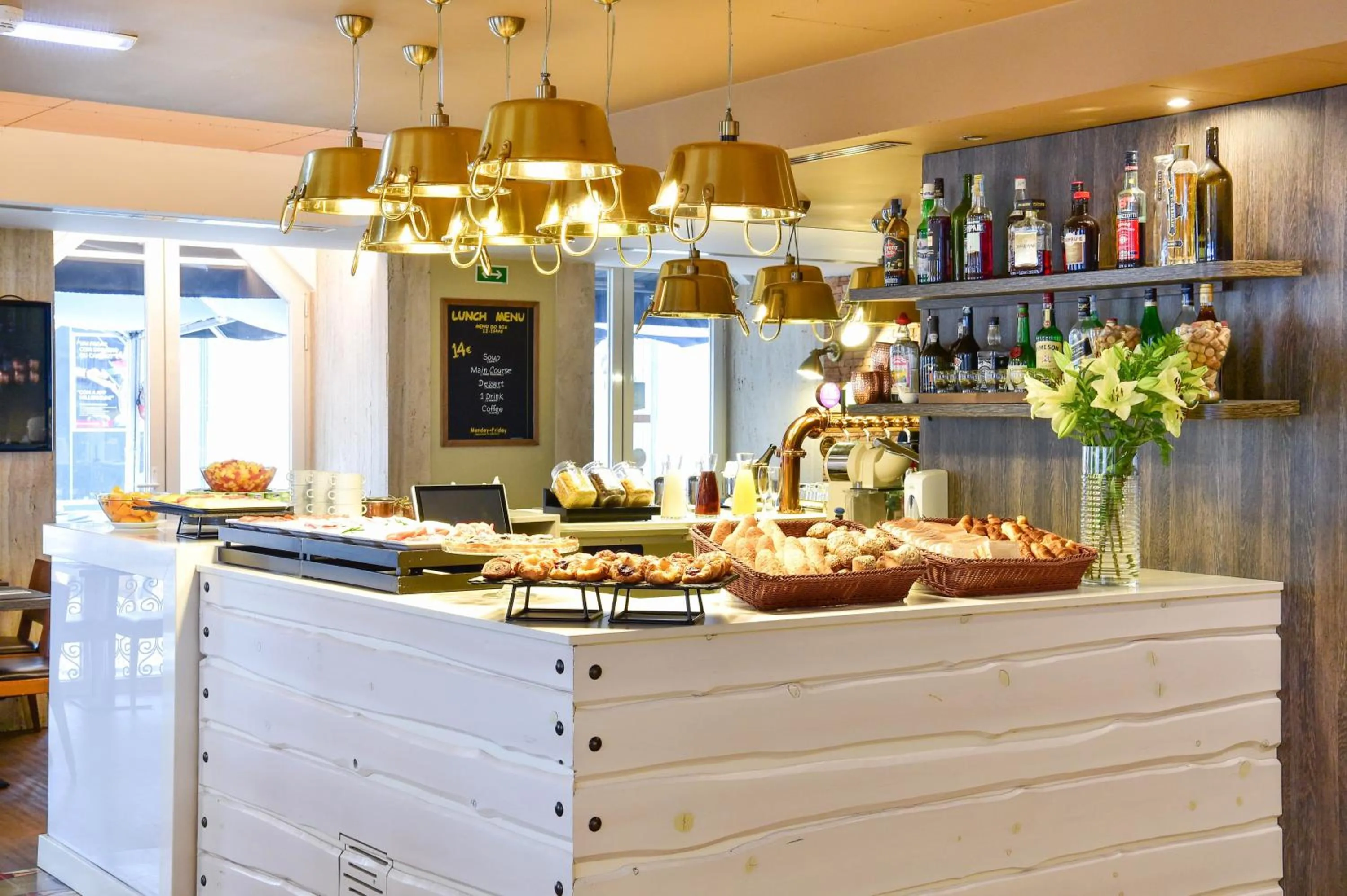 Restaurant/places to eat in My Story Hotel Ouro