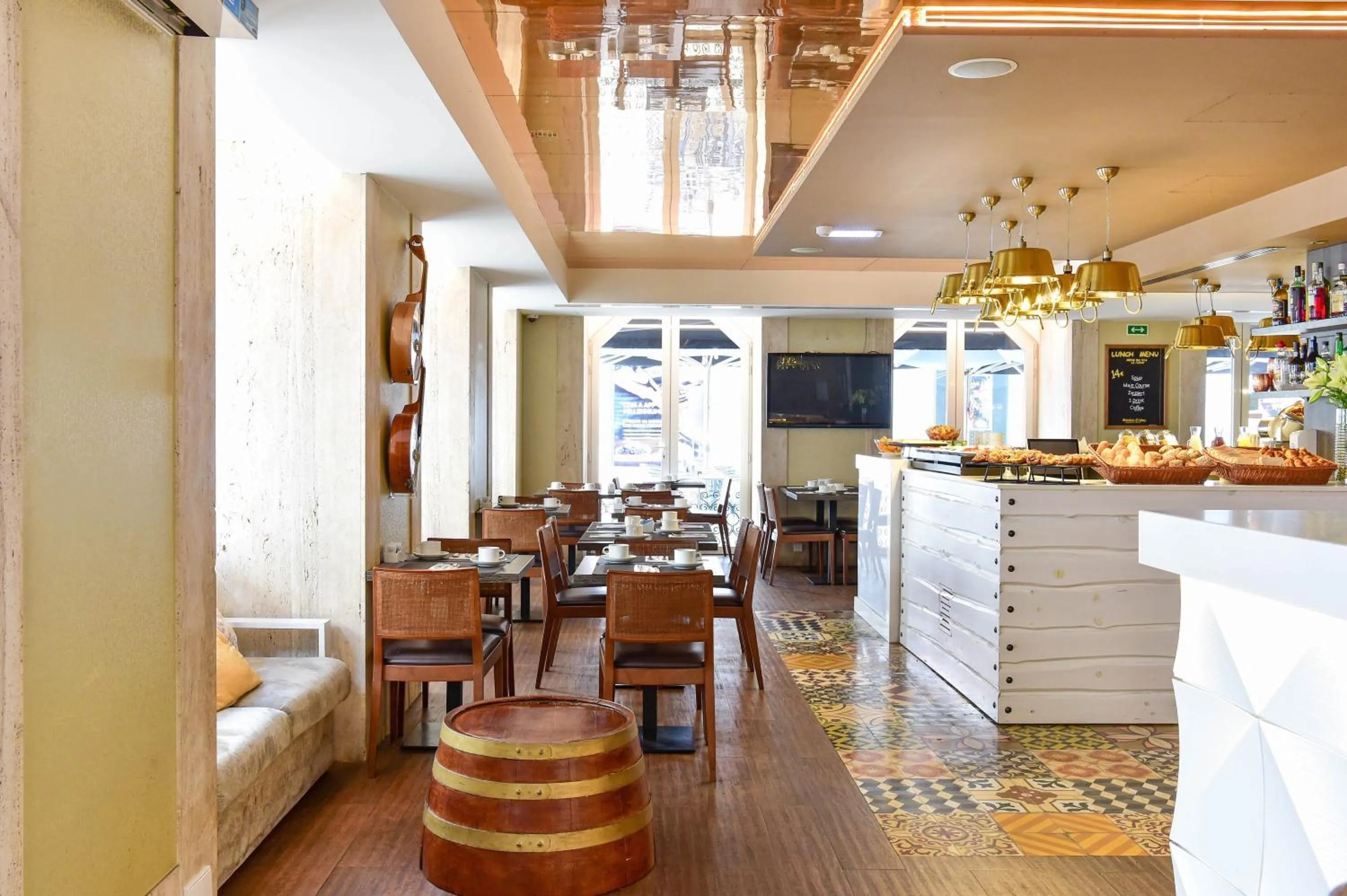 Restaurant/places to eat in My Story Hotel Ouro