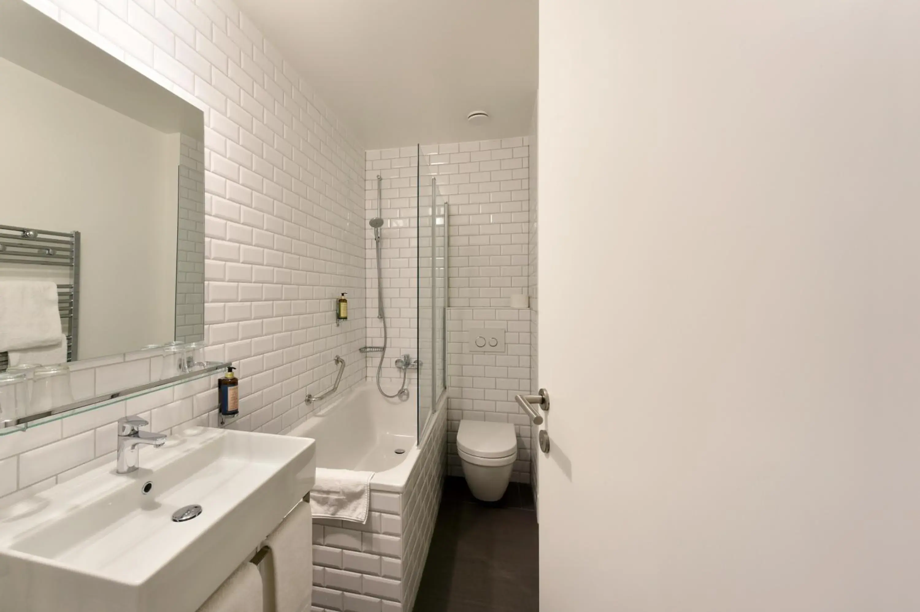 Bathroom in Hôtel Pax Bathroom in Hôtel Pax