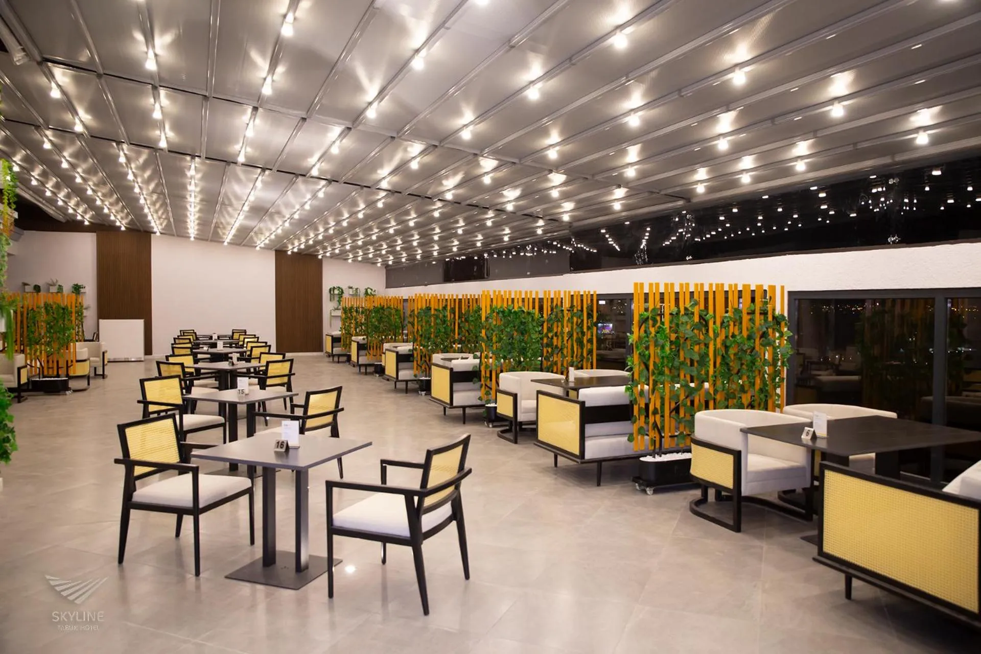 Restaurant/places to eat in Skyline Tabuk Hotel