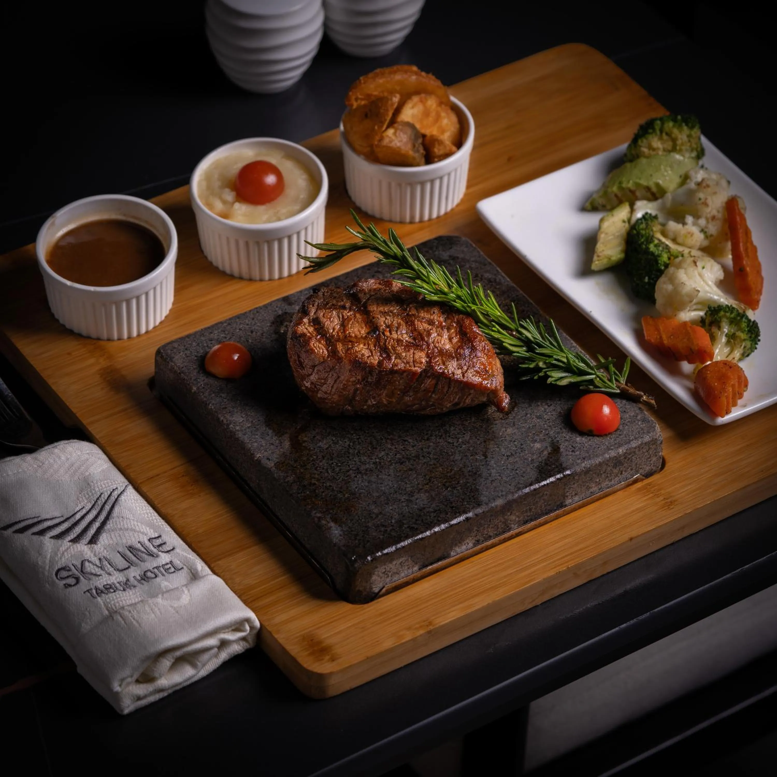 Restaurant/places to eat in Skyline Tabuk Hotel