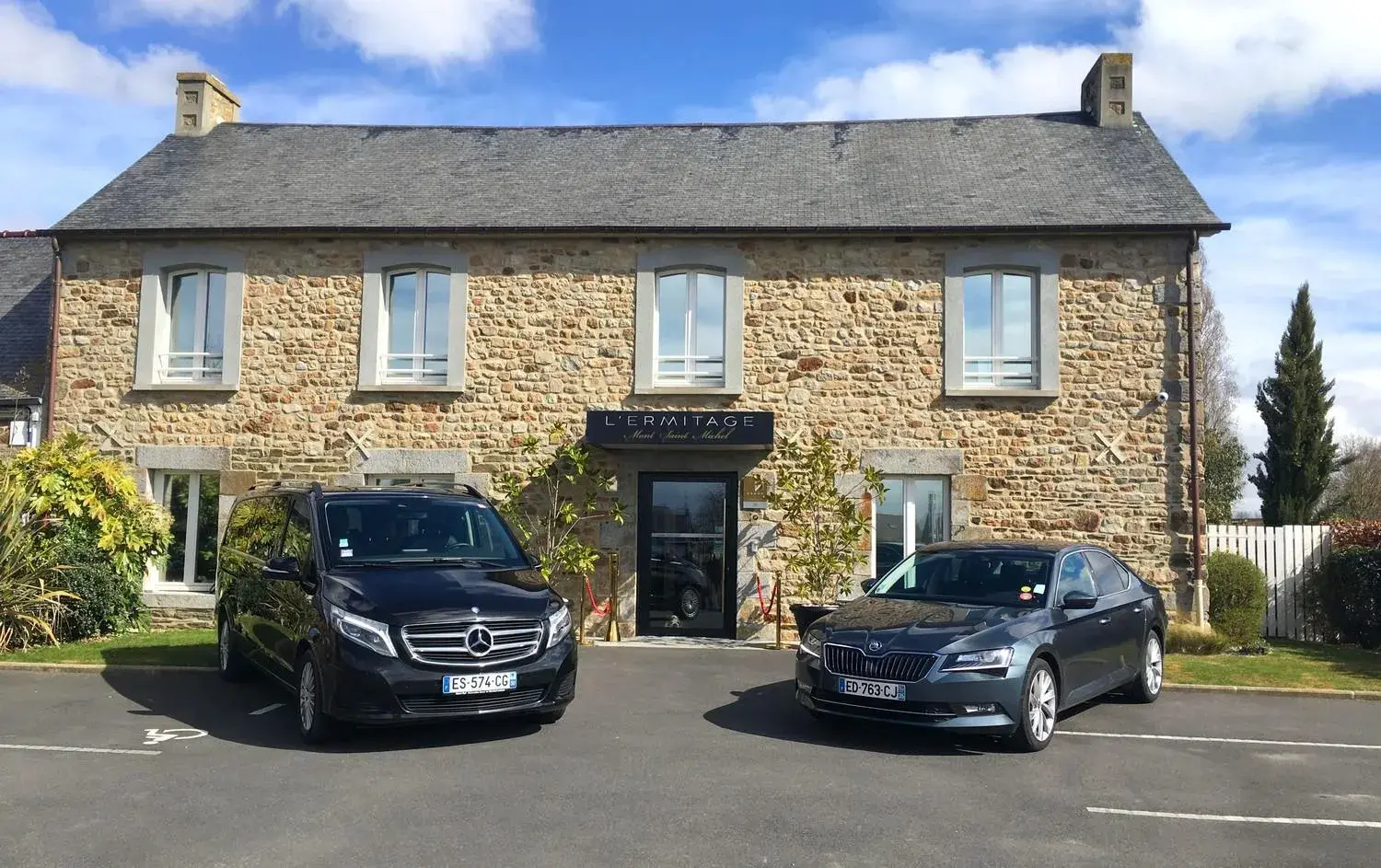 Facade/entrance in Ermitage - Mont-Saint-Michel Facade/entrance in Ermitage - Mont-Saint-Michel