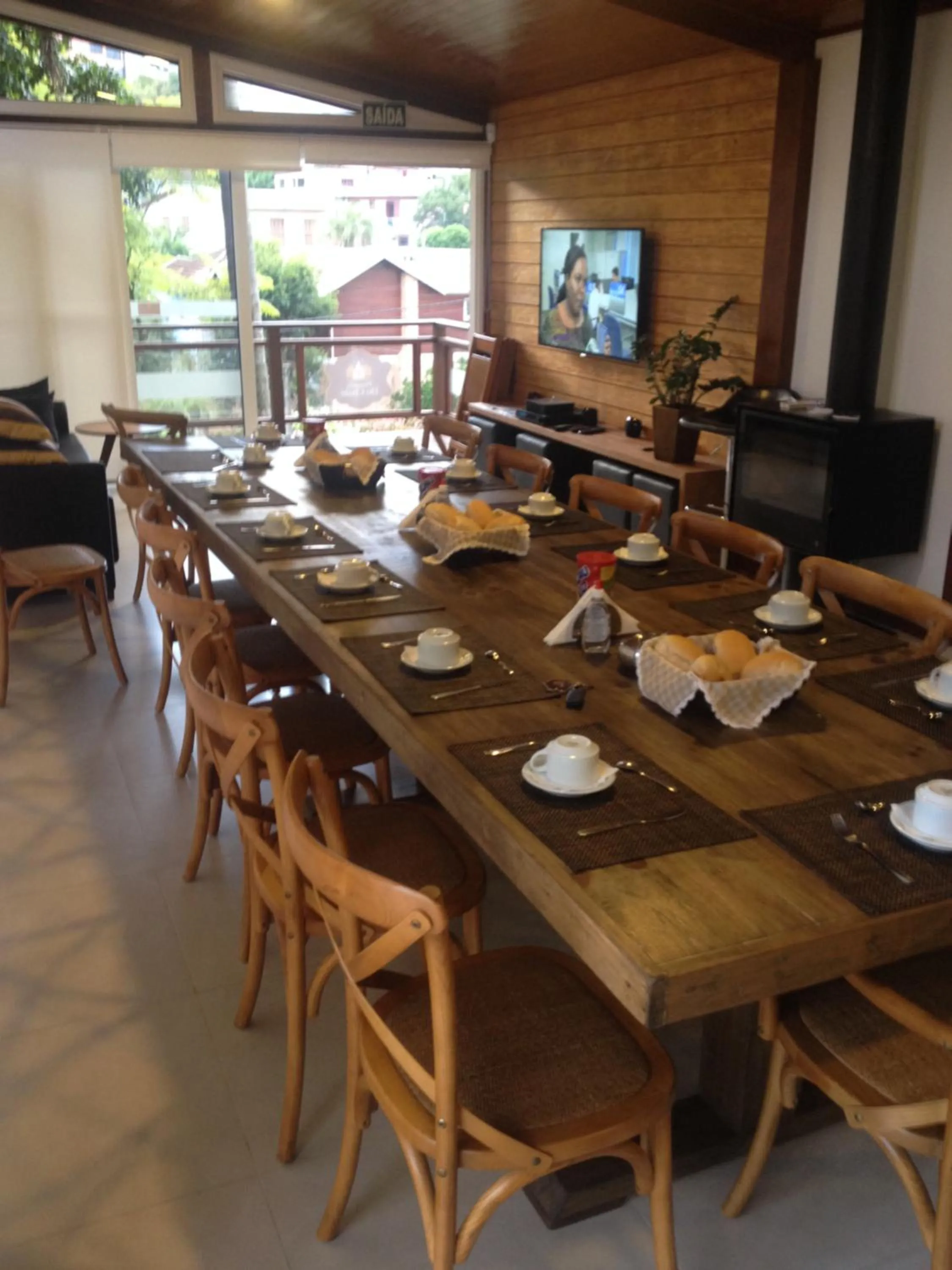 Breakfast in Pousada Do Chalé