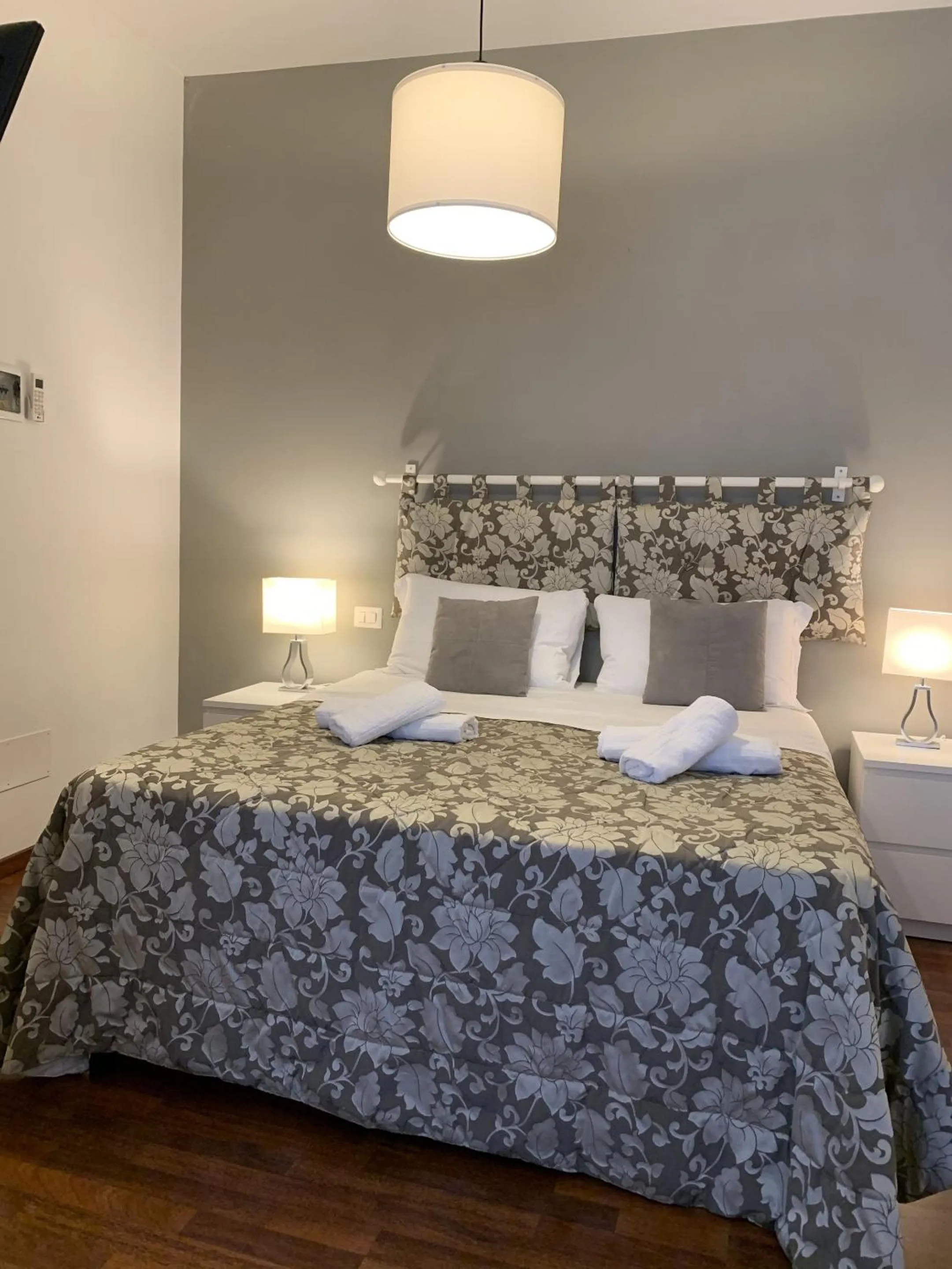 Bedroom, Bed in Beside the Vatican