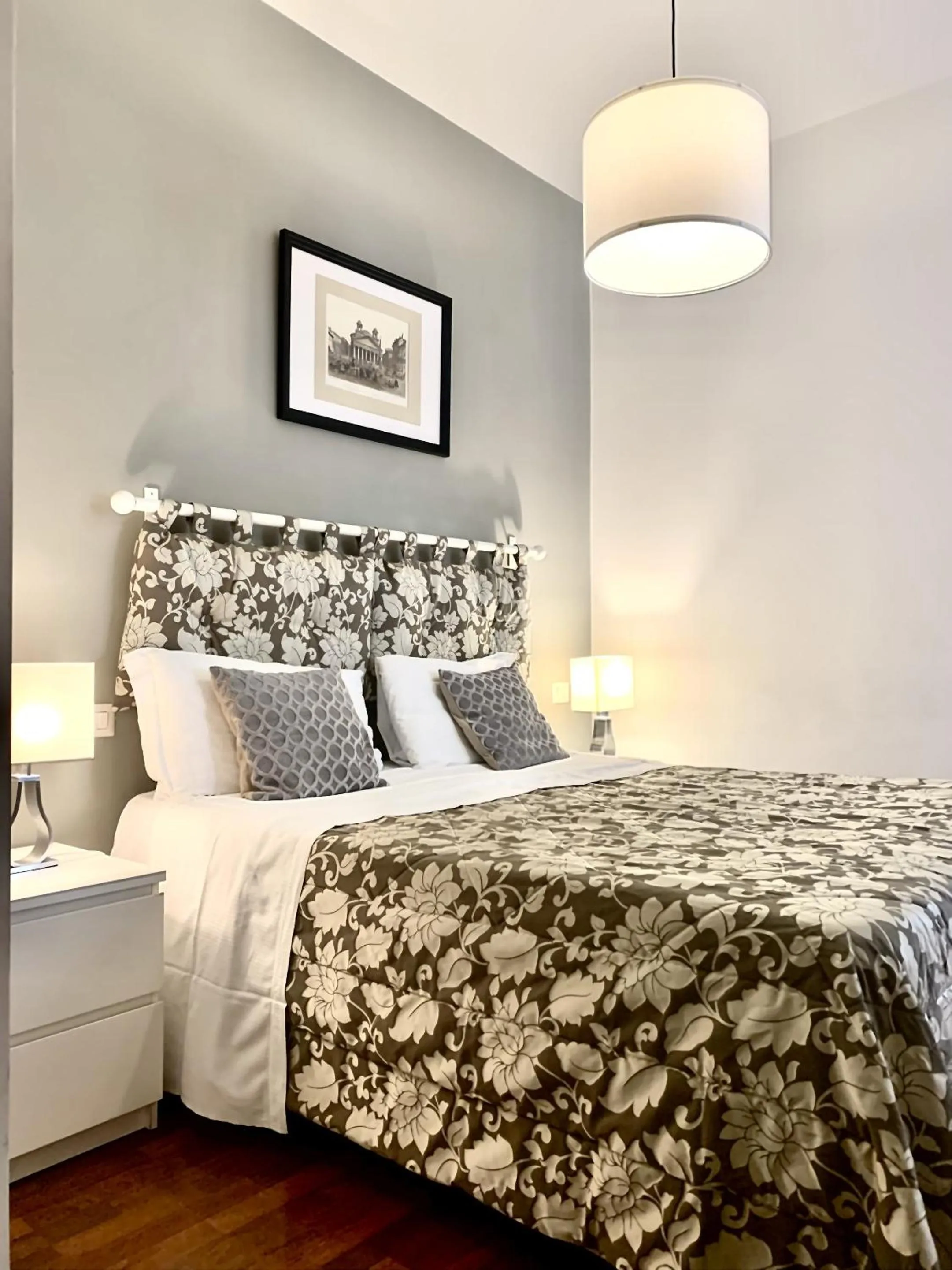 Bedroom, Bed in Beside the Vatican